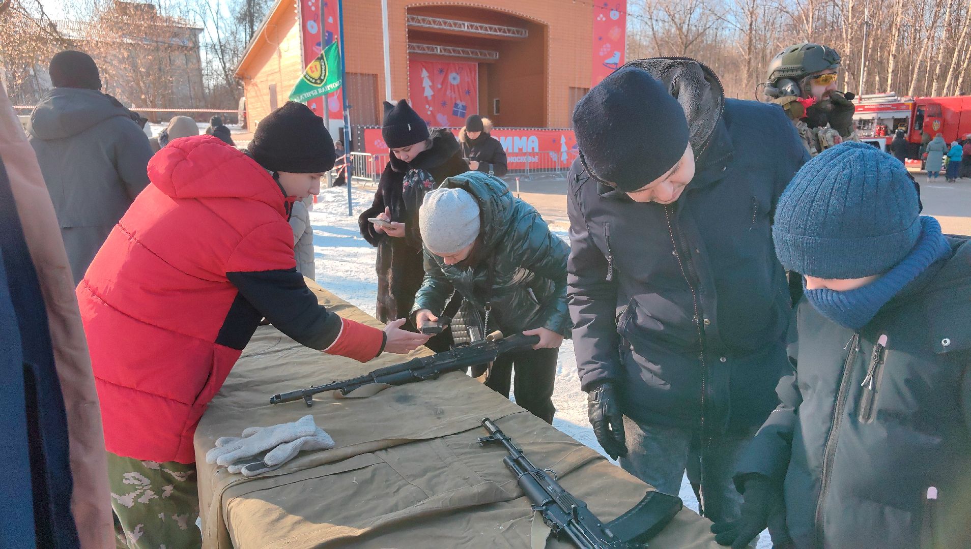 автомат калашникова, сборка-разборка, пистолет Макарова, мастер-класс, вертикалки,