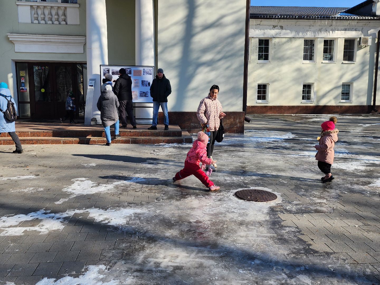 серпухов, парк имени олега степанова, аттракцион детский паровоз, зима в подмосковье, парки серпухова, вертикалки,