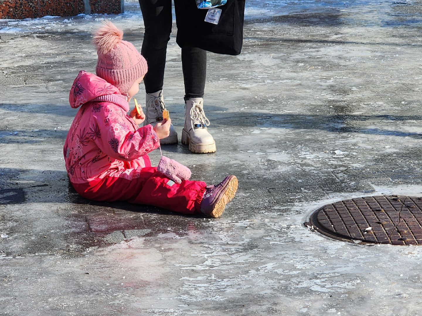 серпухов, парк имени олега степанова, аттракцион детский паровоз, зима в подмосковье, парки серпухова, вертикалки,