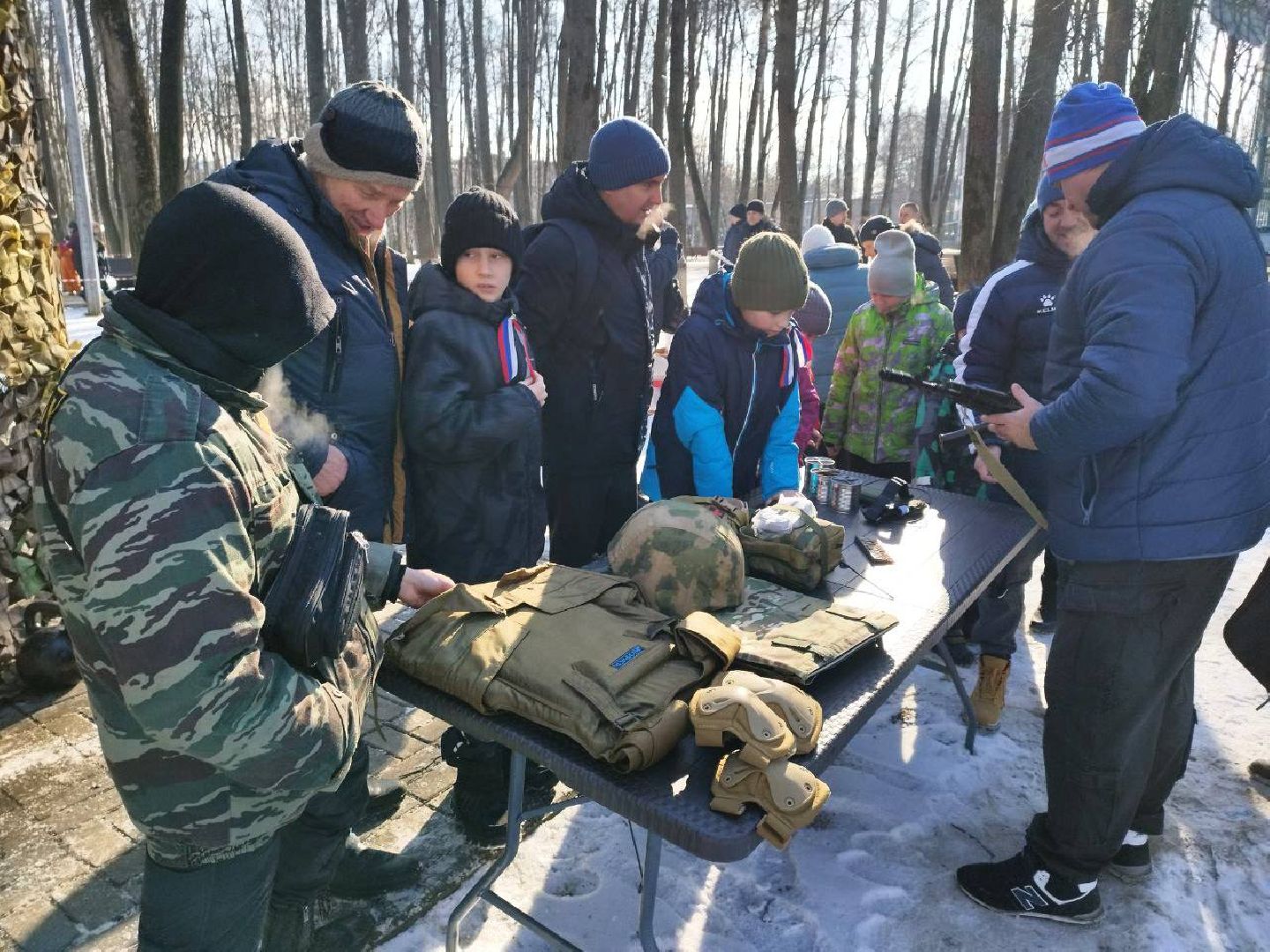 королёв, триколор, ленточки, россия, день защитника отечества,