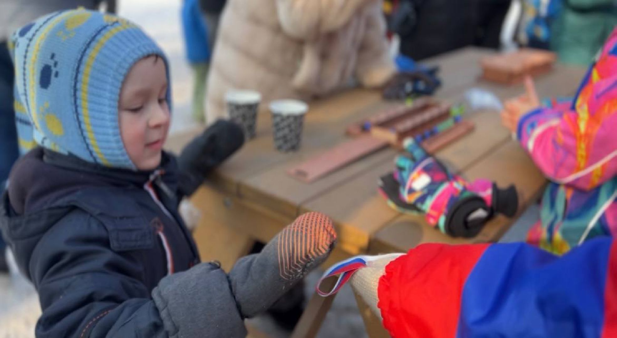 королёв, триколор, ленточки, россия, день защитника отечества,