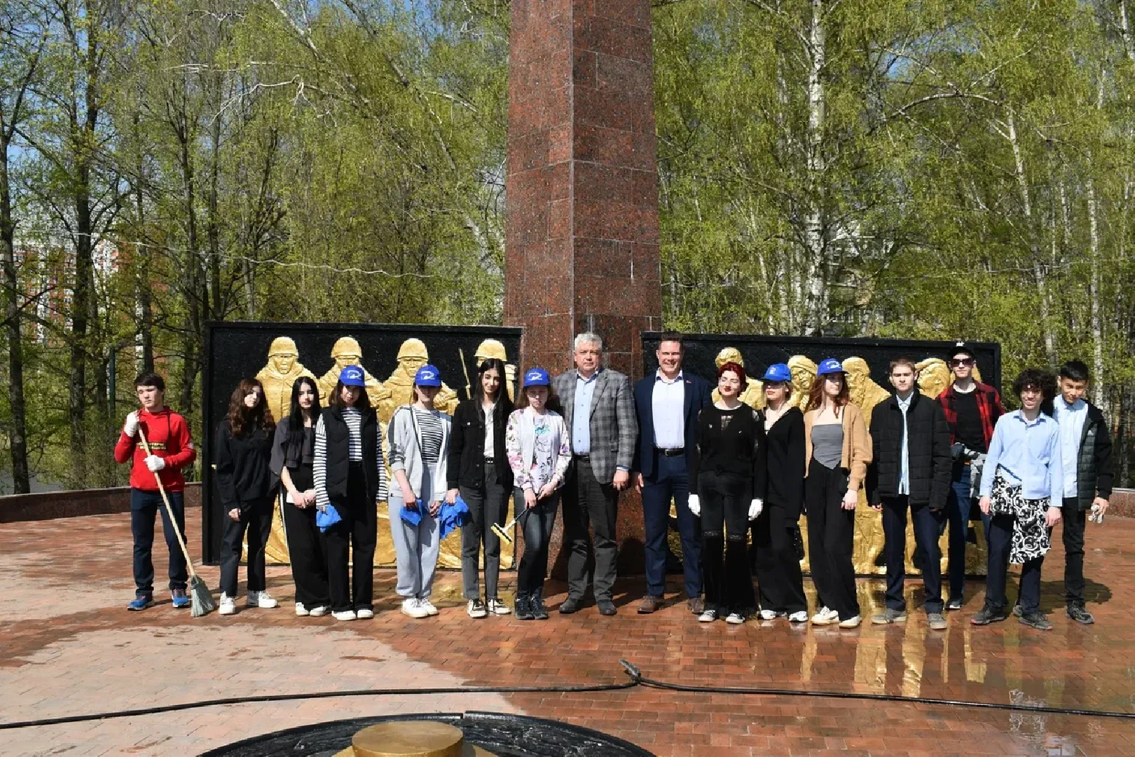 Балашиха, Подмосковье, памятники, субботники, депутаты, Московская областная дума, Тарас Ефимов