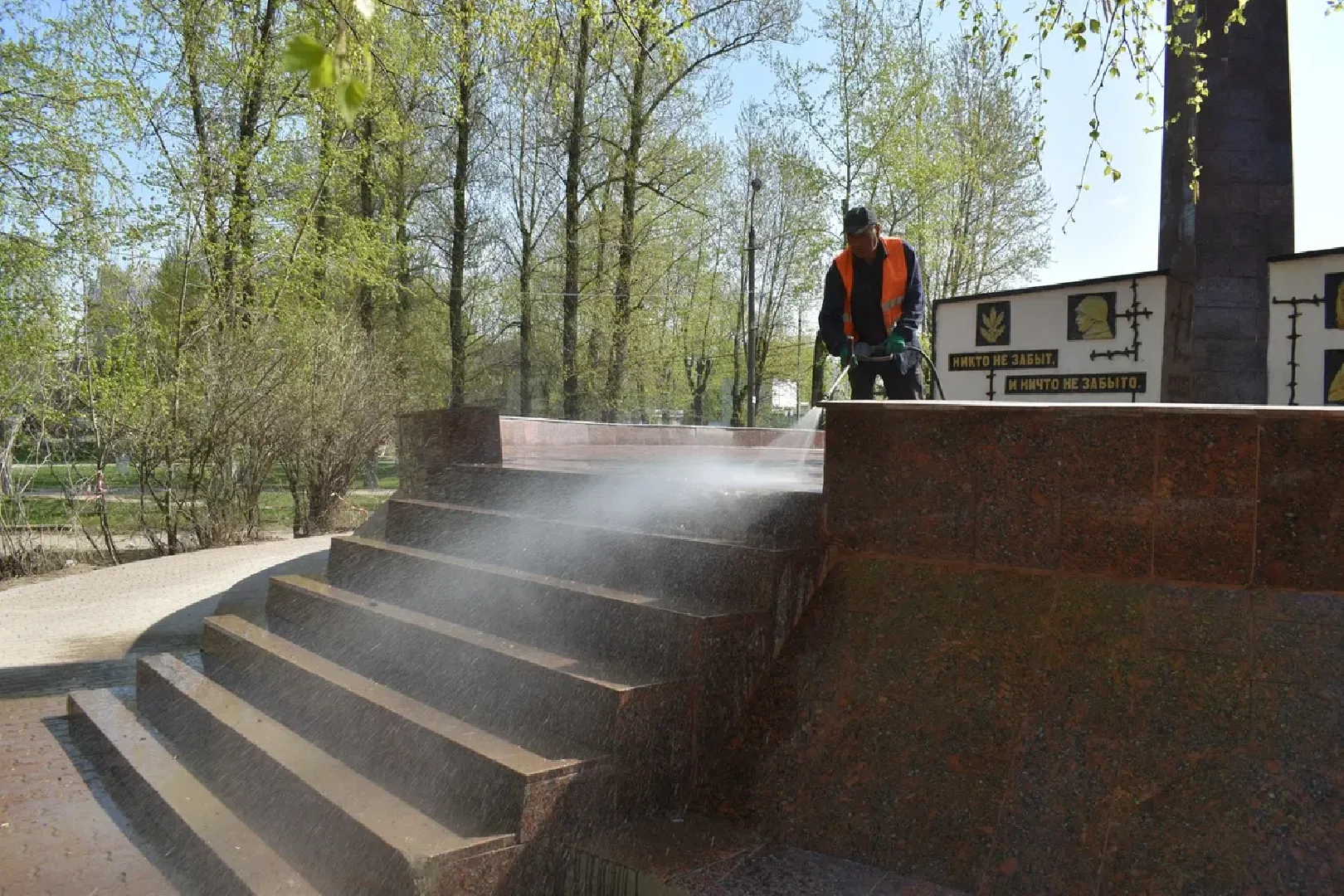 Балашиха, Подмосковье, памятники, субботники, депутаты, Московская областная дума, Тарас Ефимов