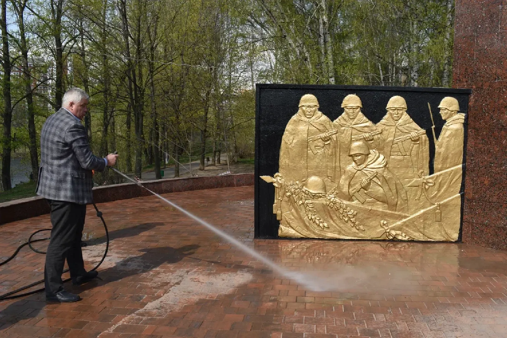 Балашиха, Подмосковье, памятники, субботники, депутаты, Московская областная дума, Тарас Ефимов