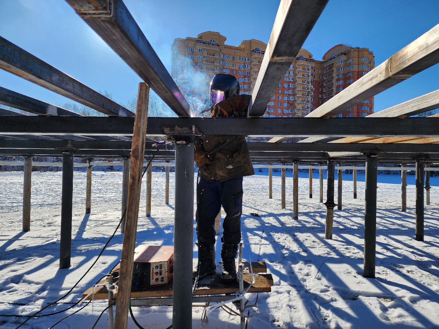 Чехов, улица Береговая, набережная реки Теребенка, благоустройство, обновление, реконструкция, металлические каркасы, пешеходные настилы, пирс, госпрограмма московской области, формирование комфортной городской среды, глава округа Михаил Собакин, нацпроект жилье и городская среда, вертикалки,