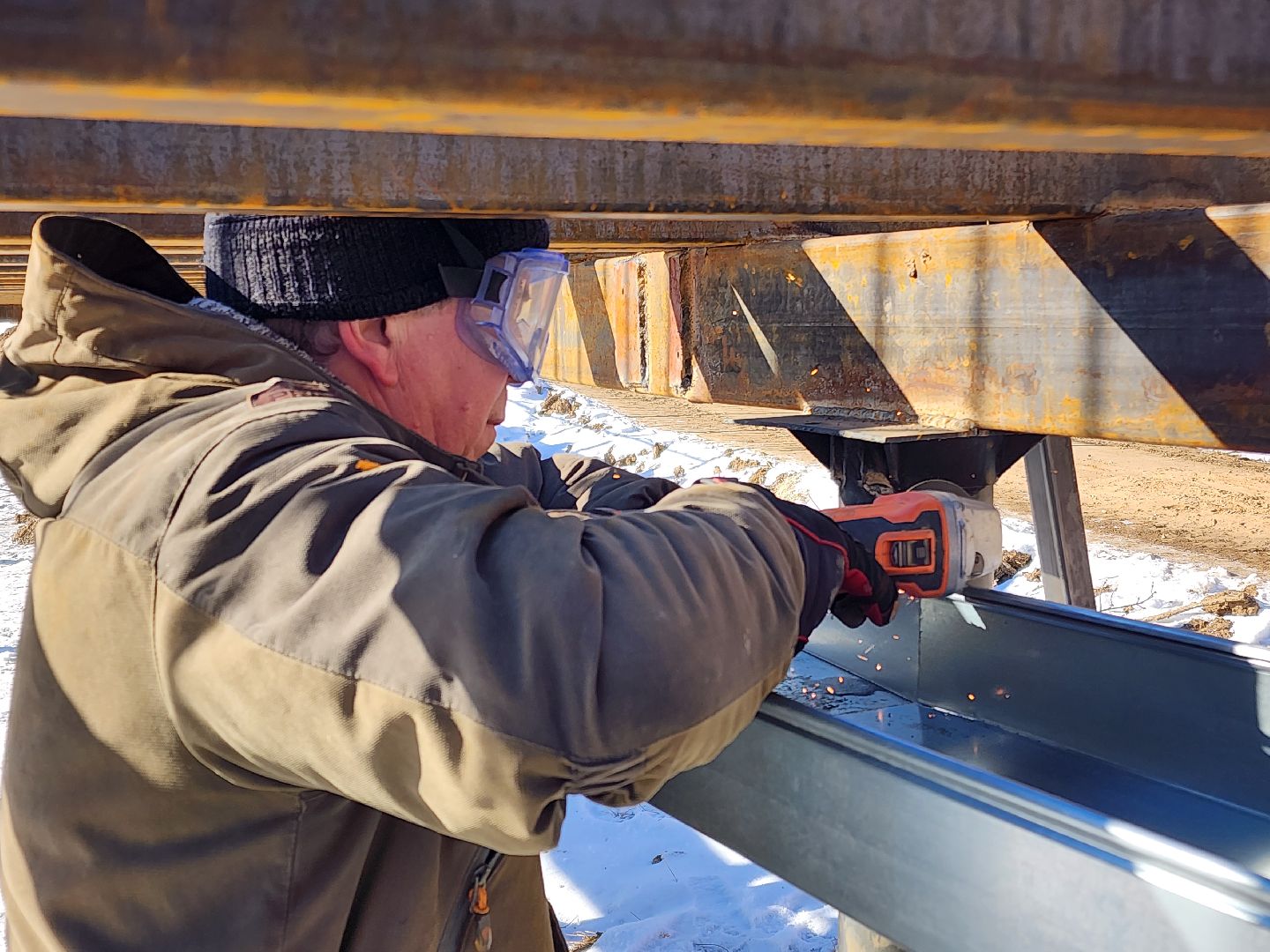 Чехов, улица Береговая, набережная реки Теребенка, благоустройство, обновление, прокладка сетей электроснабжения, инженерные коммуникации, наружное освещение, закладные под электрический кабель, госпрограмма московской области, формирование комфортной городской среды,