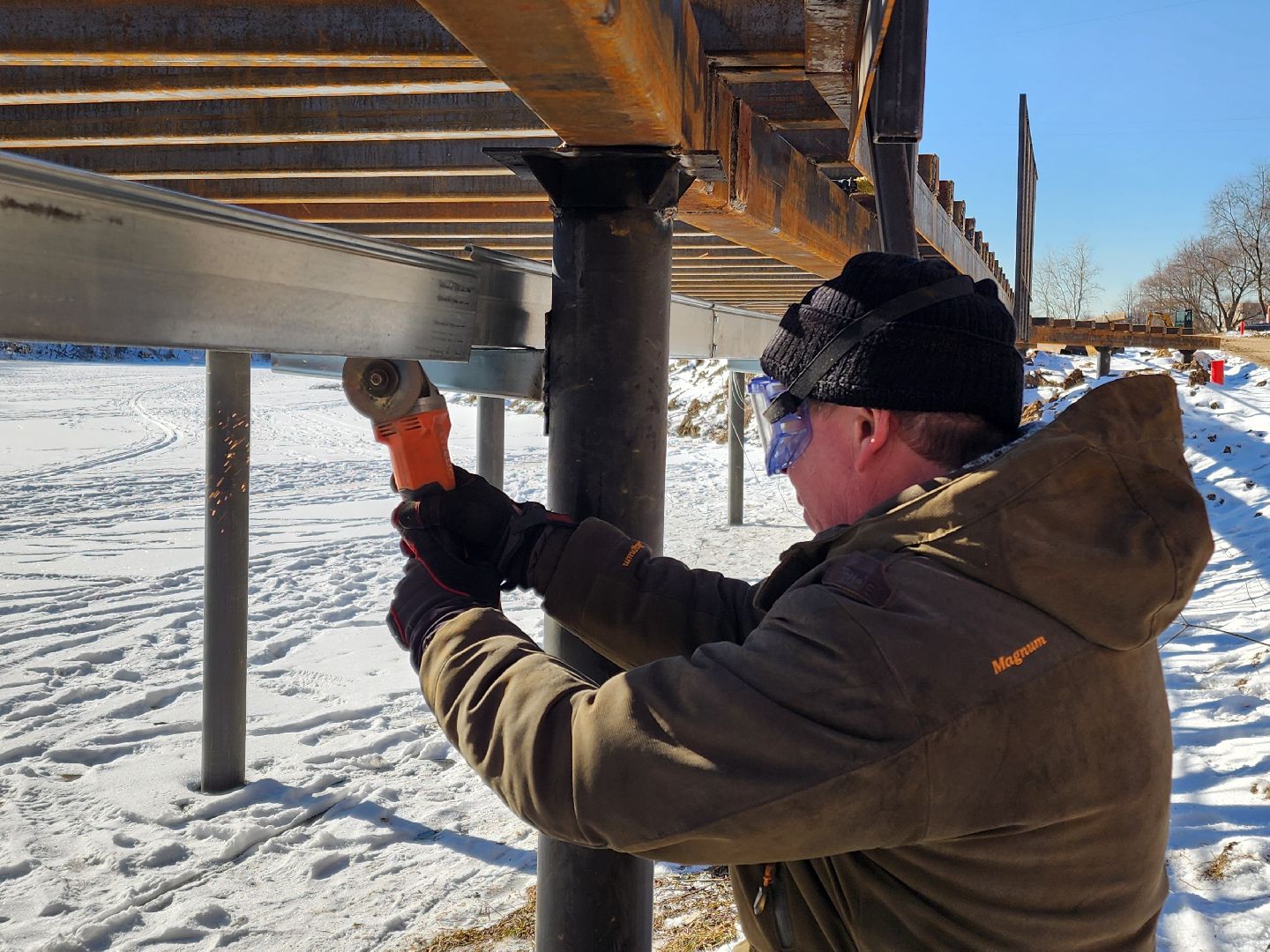 Чехов, улица Береговая, набережная реки Теребенка, благоустройство, обновление, прокладка сетей электроснабжения, инженерные коммуникации, наружное освещение, закладные под электрический кабель, госпрограмма московской области, формирование комфортной городской среды,