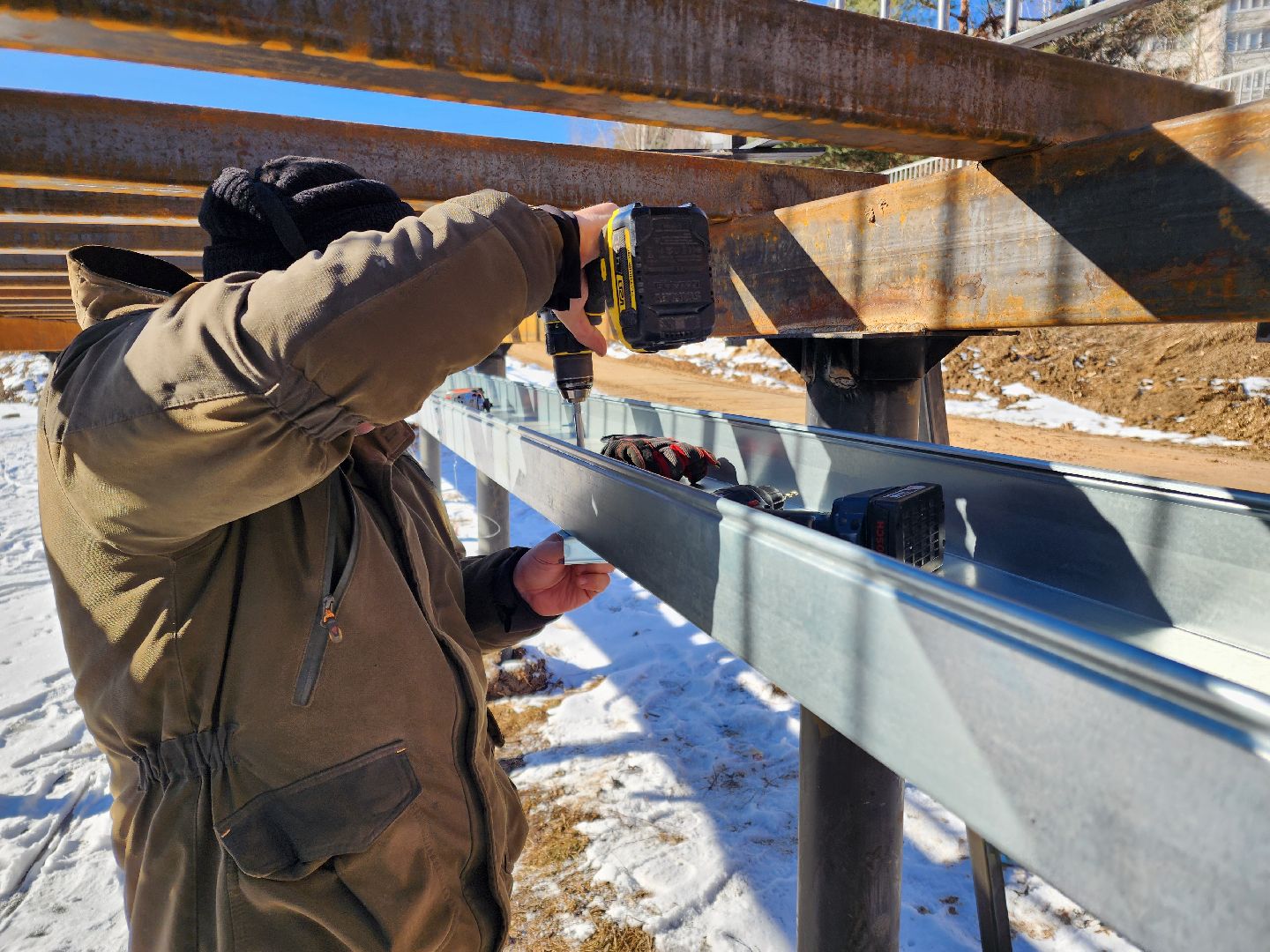 Чехов, улица Береговая, набережная реки Теребенка, благоустройство, обновление, прокладка сетей электроснабжения, инженерные коммуникации, наружное освещение, закладные под электрический кабель, госпрограмма московской области, формирование комфортной городской среды,
