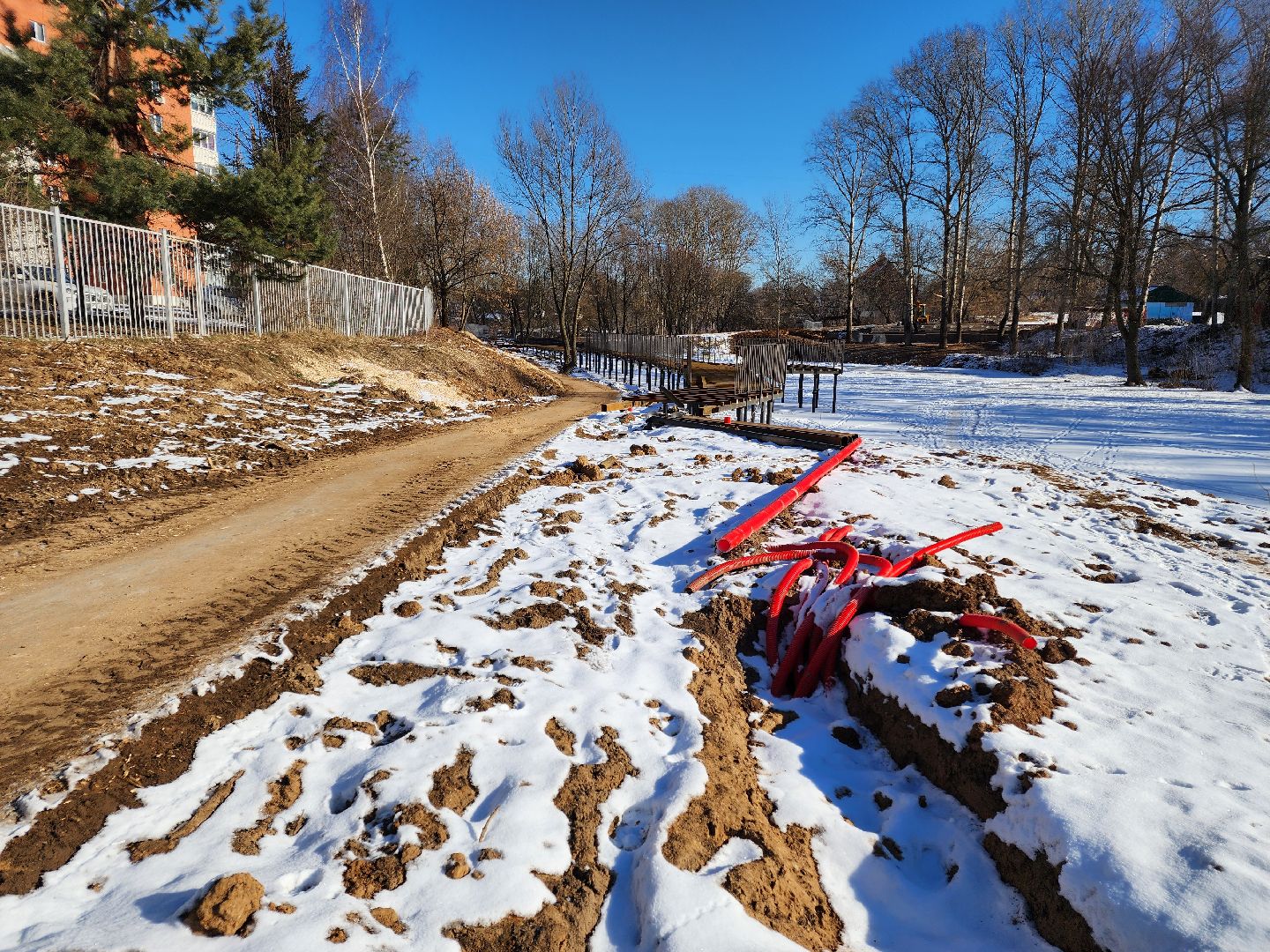 Чехов, улица Береговая, набережная реки Теребенка, благоустройство, обновление, прокладка сетей электроснабжения, инженерные коммуникации, наружное освещение, закладные под электрический кабель, госпрограмма московской области, формирование комфортной городской среды,