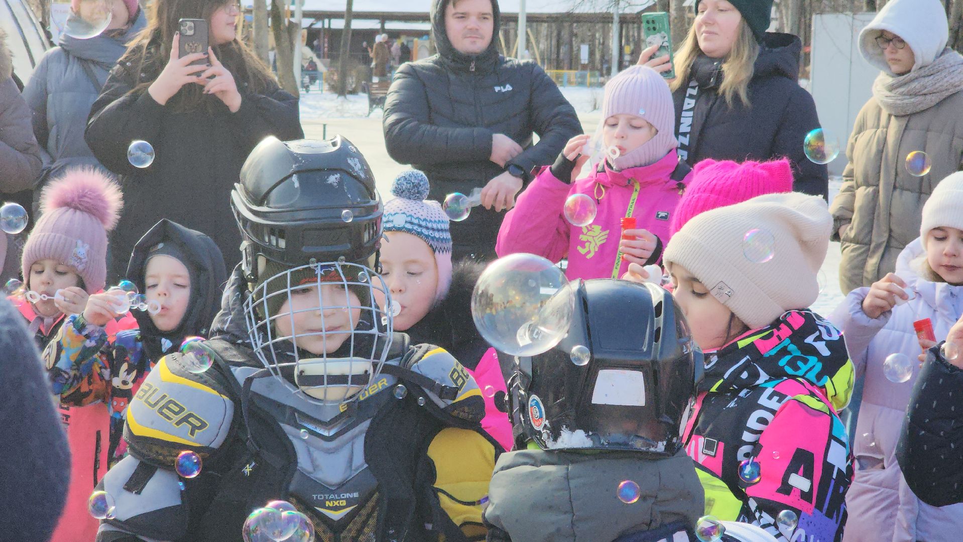 долгопрудный, парк на молодежной, Кормушки для белок, мыльные пузыри, аниматоры, вертикалки,