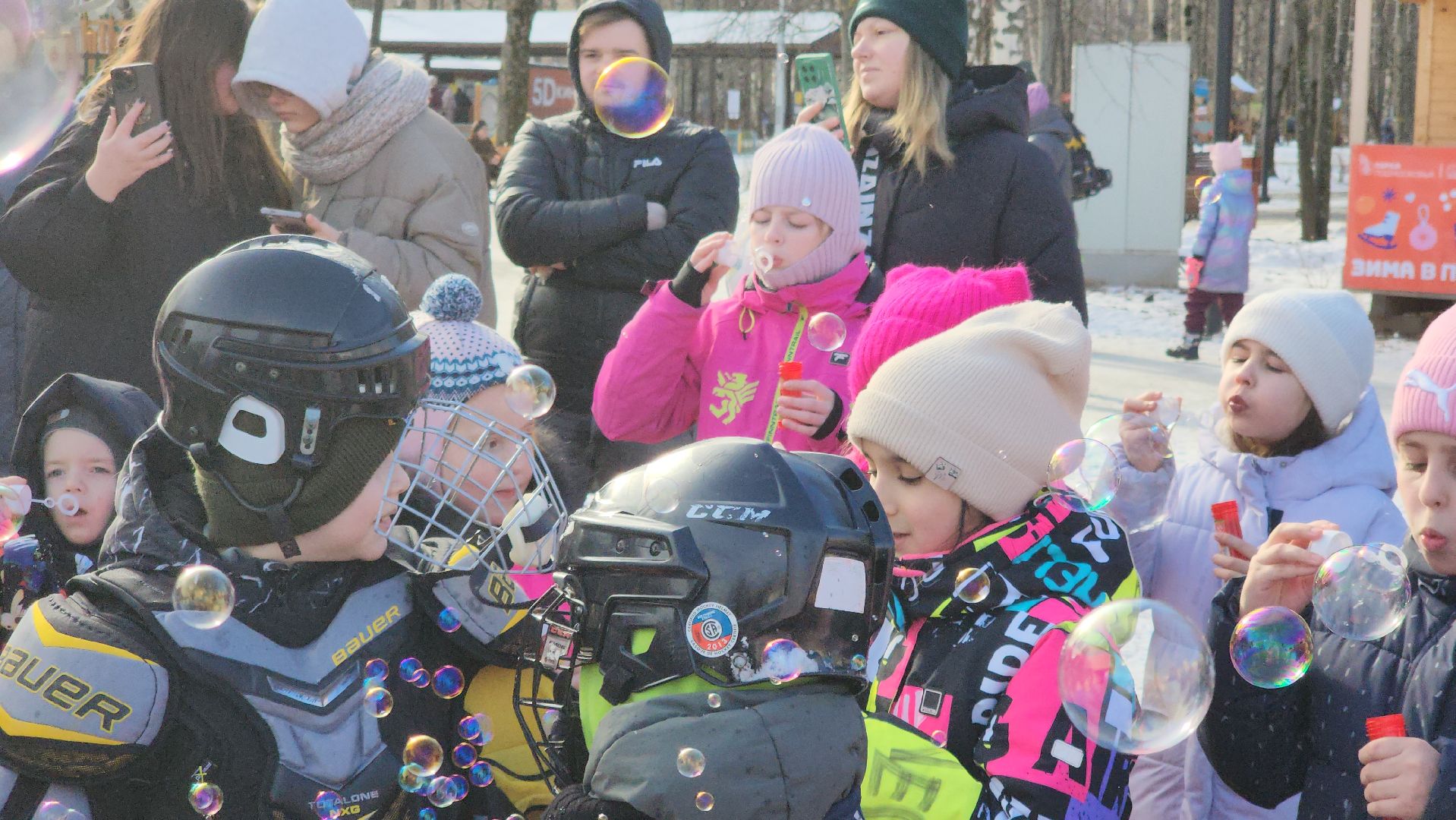 долгопрудный, парк на молодежной, Кормушки для белок, мыльные пузыри, аниматоры, вертикалки,