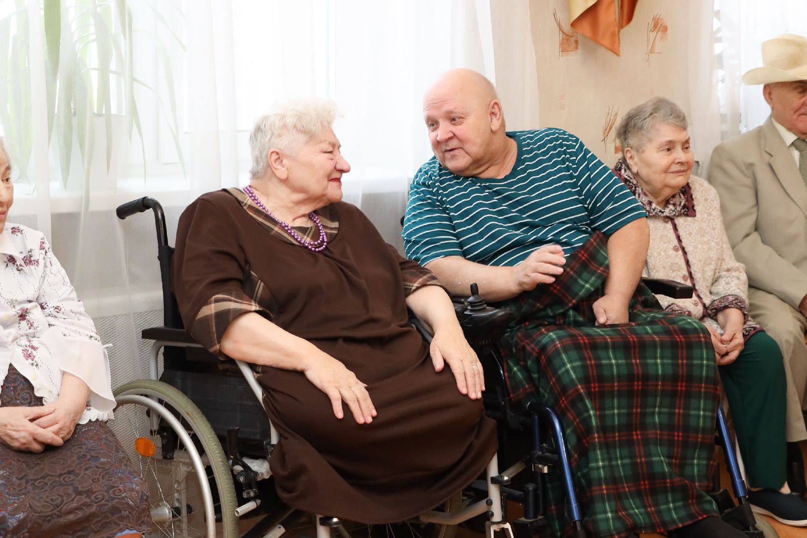 ивантеевка, интернат, пожилые люди, подарки, праздник,нежный бизнес, забота о жителях,