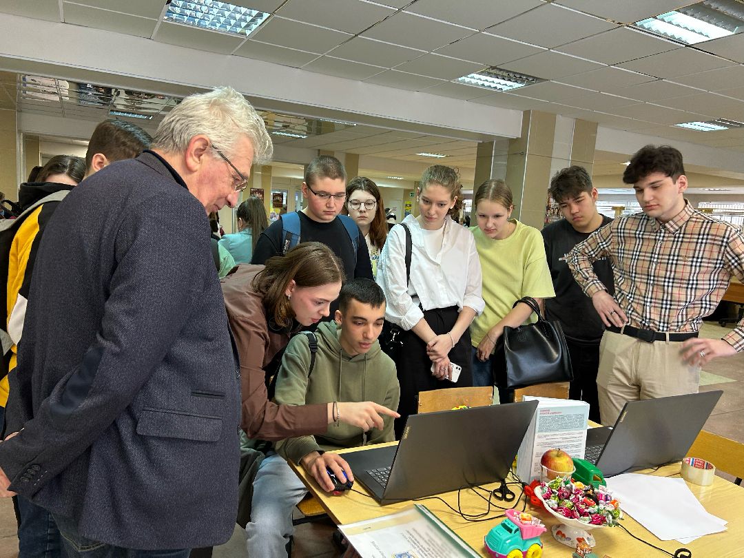 Фрязино, общество