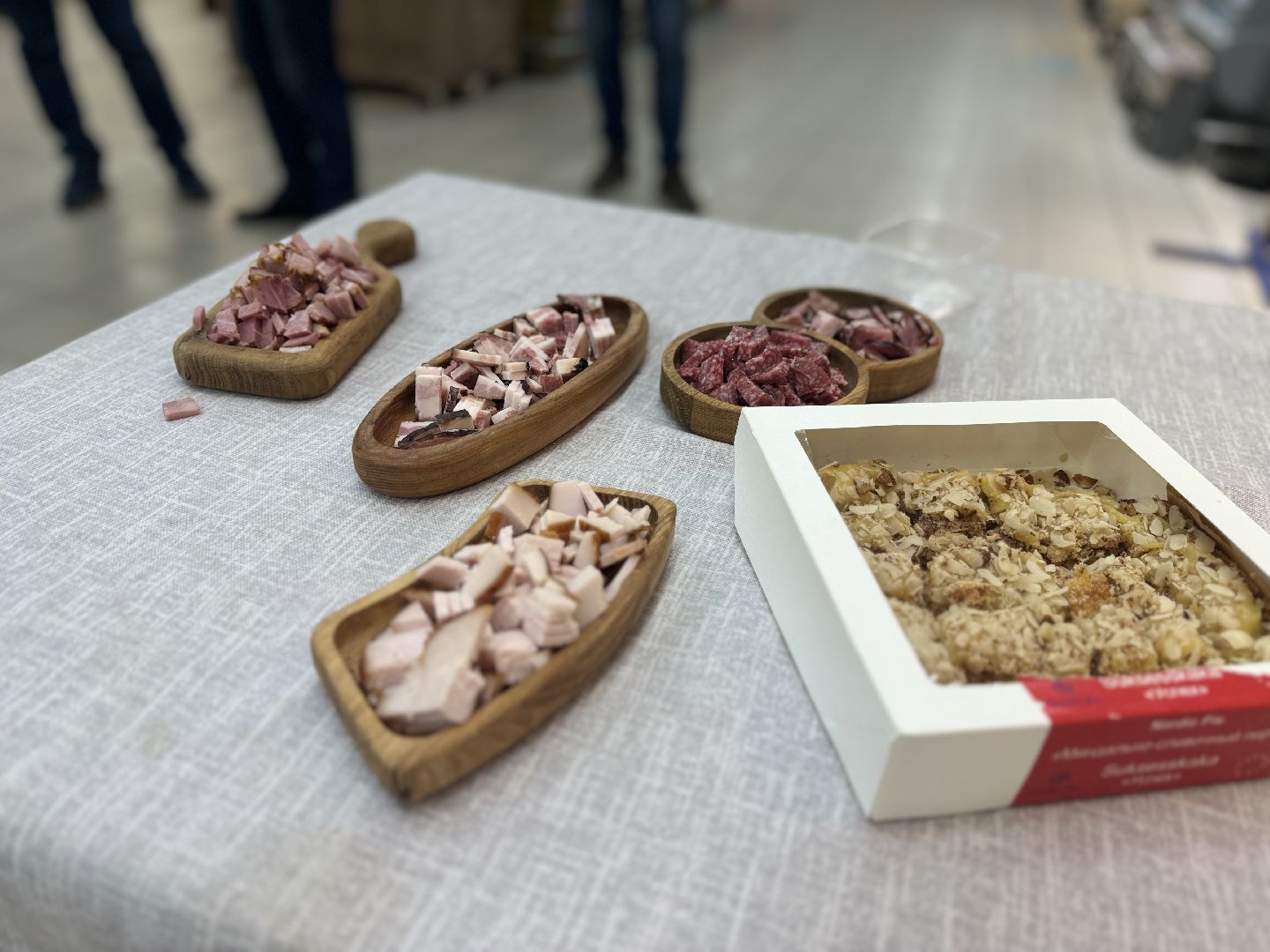 Гипермаркет лента, Фермерский островок, Фермеры России, ленинский городской округ, вертикалки,