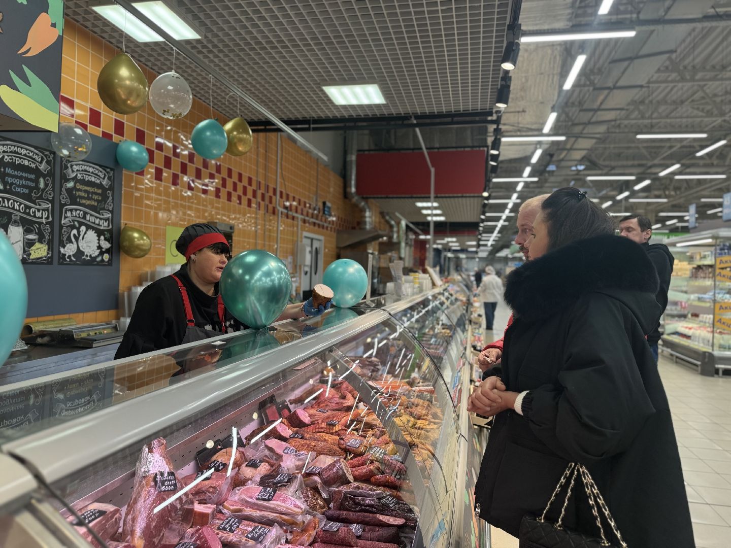 Гипермаркет лента, Фермерский островок, Фермеры России, ленинский городской округ, вертикалки,