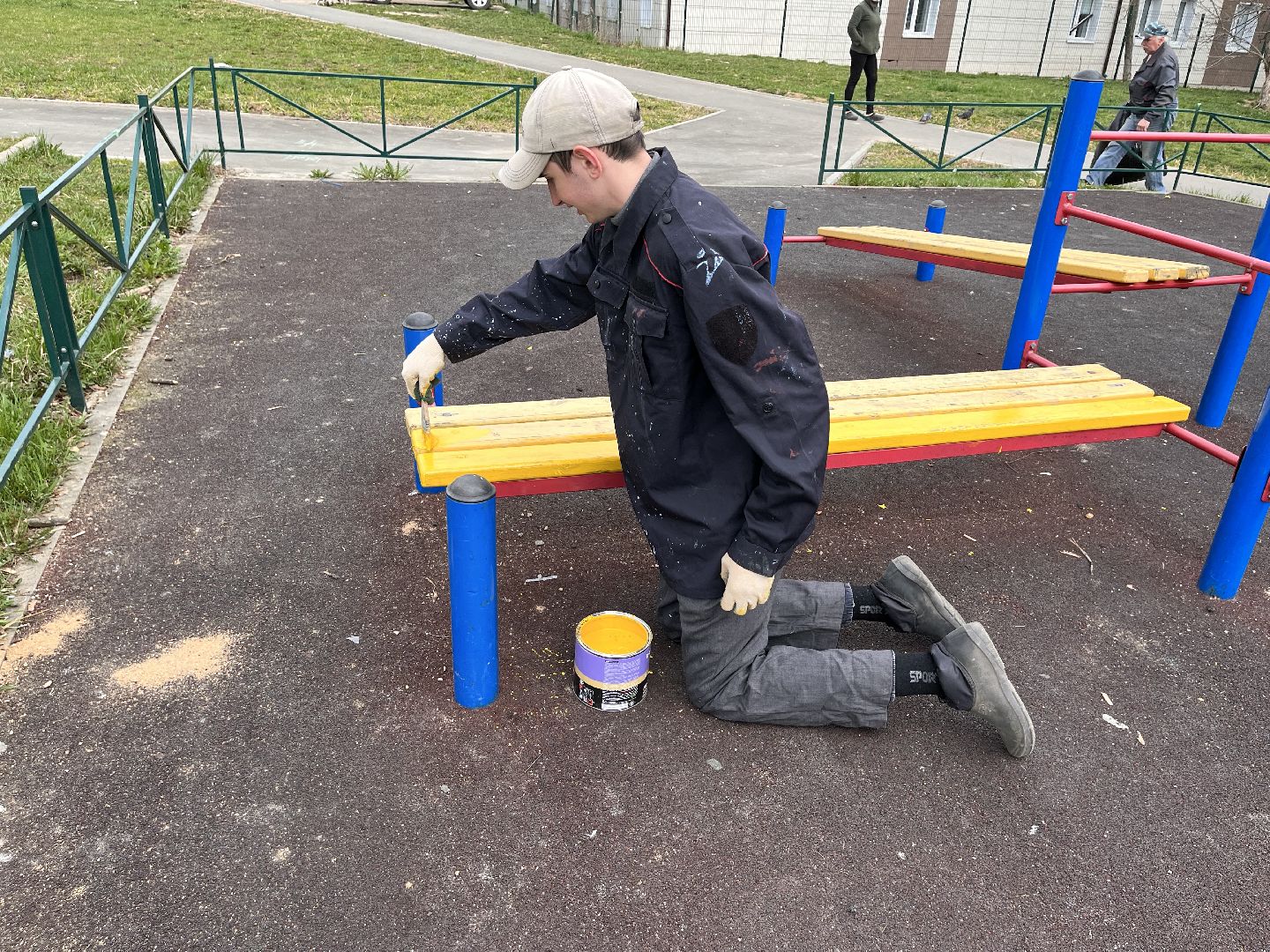 Шаховская, детская площадка, покраска