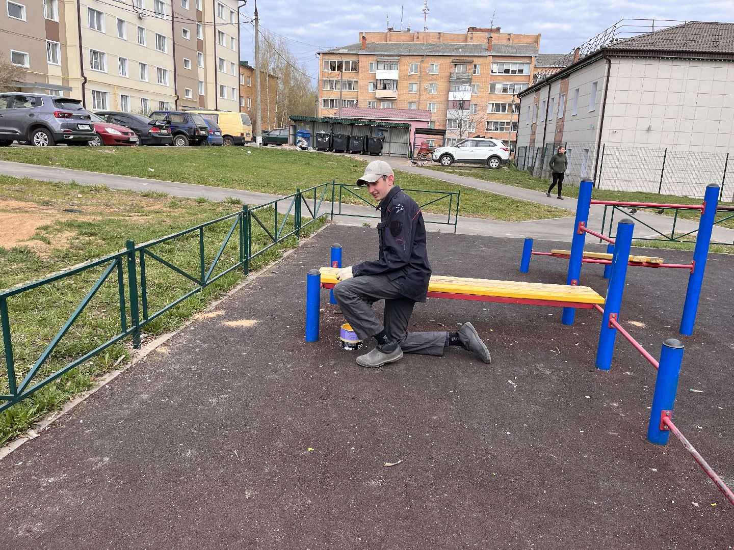 Шаховская, детская площадка, покраска