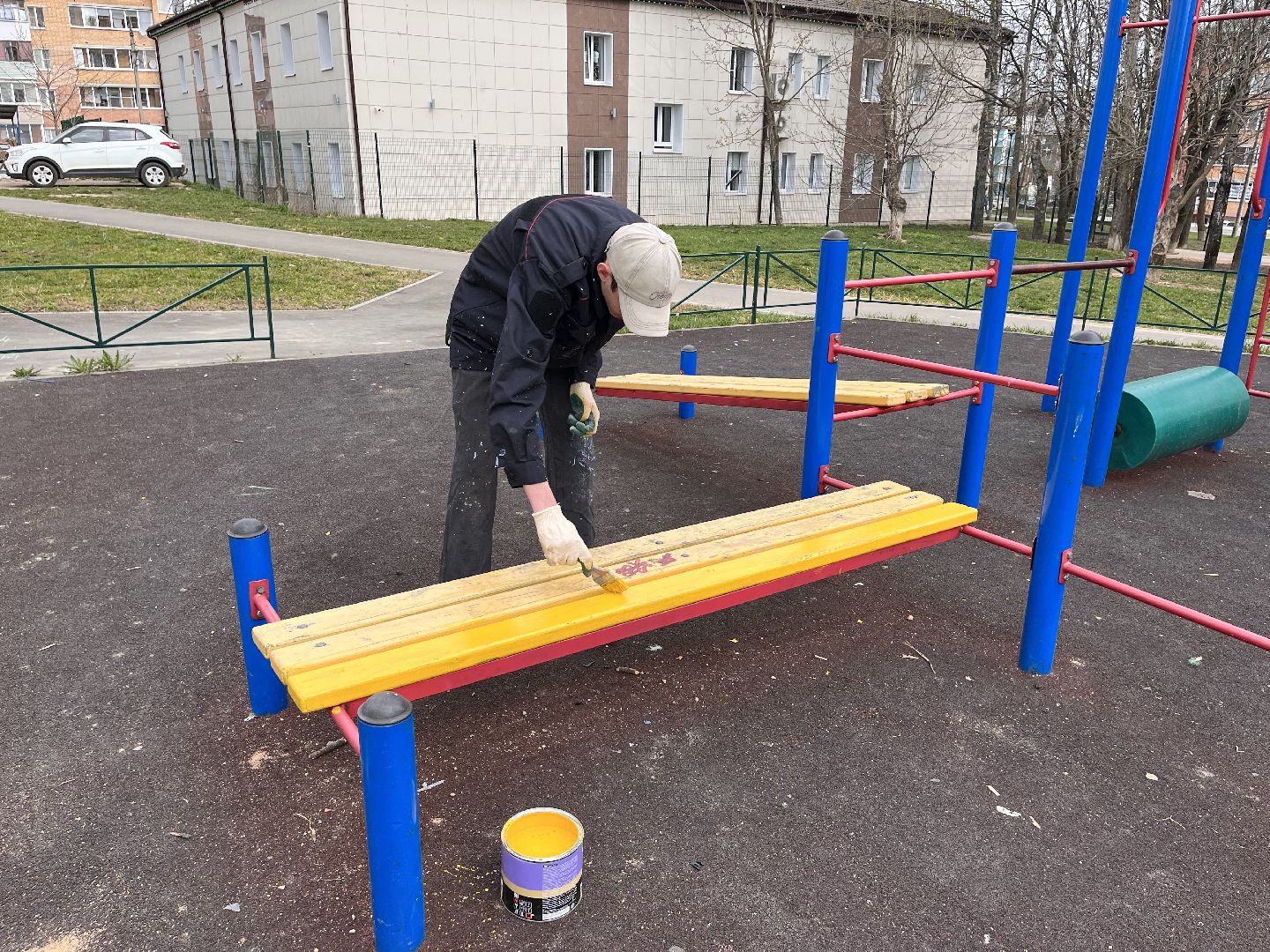 Шаховская, детская площадка, покраска