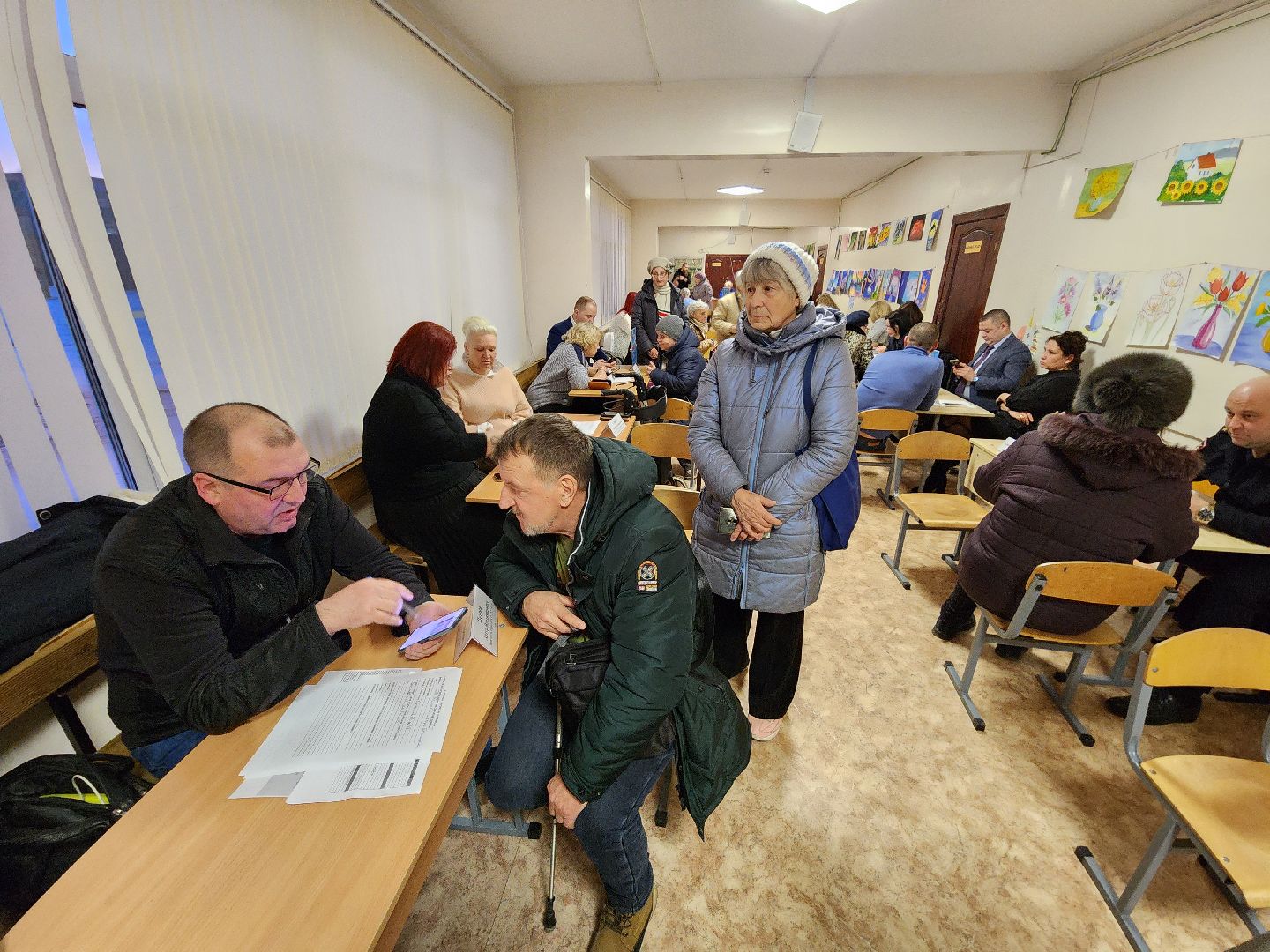 Чехов, микрорайон Венюково, выездная администрация, встреча с жителями, обращения граждан, улица Чехова, входная группа, ступеньки, входная дверь, тамбур, потолок и стены, текущий ремонт, обновление, управляющая компания, содержание дома,