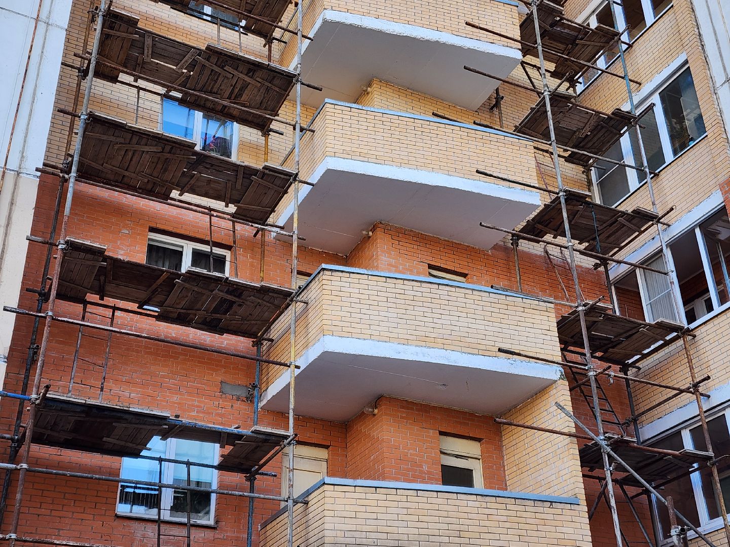 Чехов, улица Дружбы 1а, жилой дом, капитальный ремонт фасада, реконструкция фасада, обновление наружных стен, фонд капитального ремонта мо, несущая способность фасада, теплоизоляция, гидроизоляция, вертикалки,