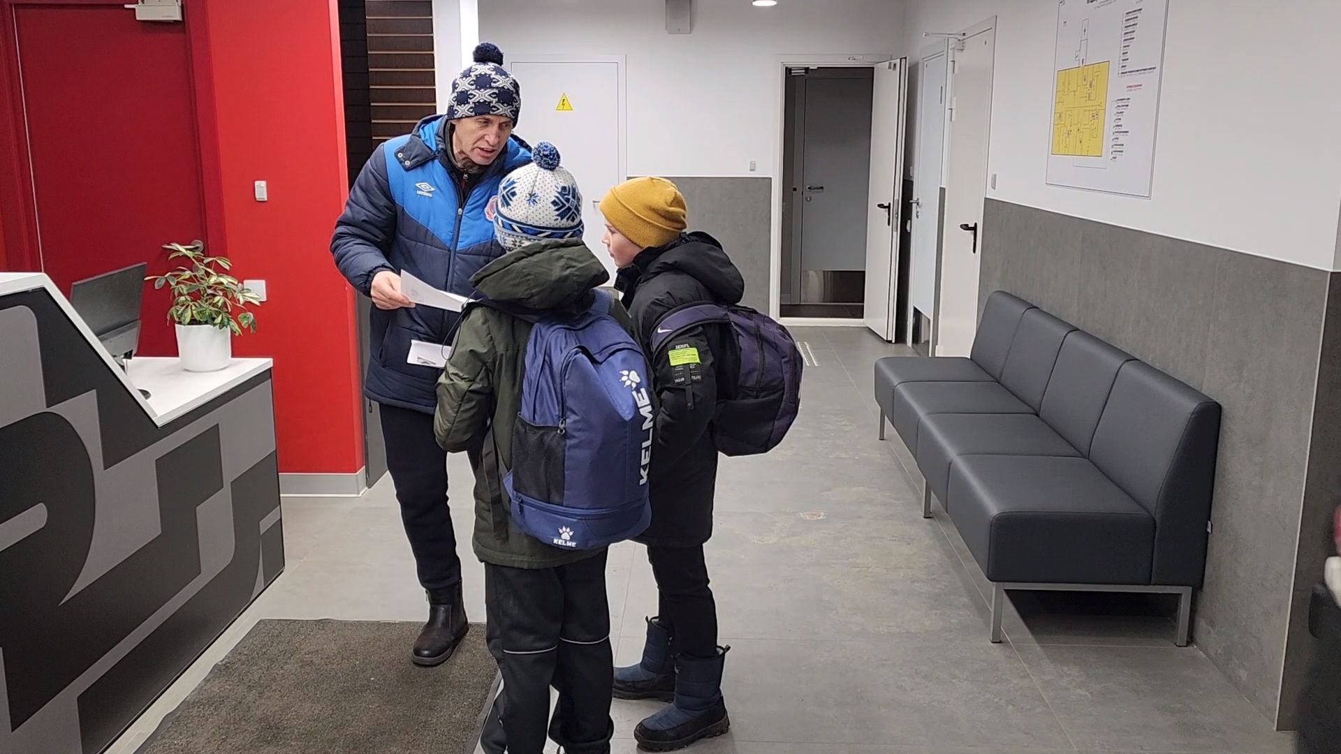 Чехов, стадион Гидросталь, спортивная школа Витязь, футболисты, тренировки, занятия, реконструкция стадиона, обновление стадиона, губернатор московской области, программа Спорт Подмосковья,