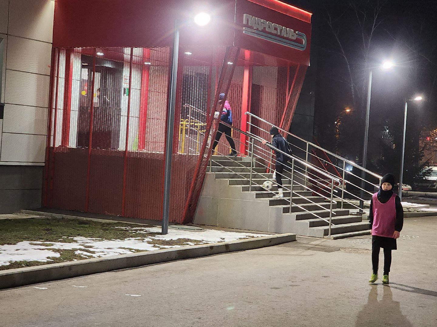 Чехов, стадион Гидросталь, спортивная школа Витязь, футболисты, тренировки, занятия, реконструкция стадиона, обновление стадиона, губернатор московской области, программа Спорт Подмосковья,