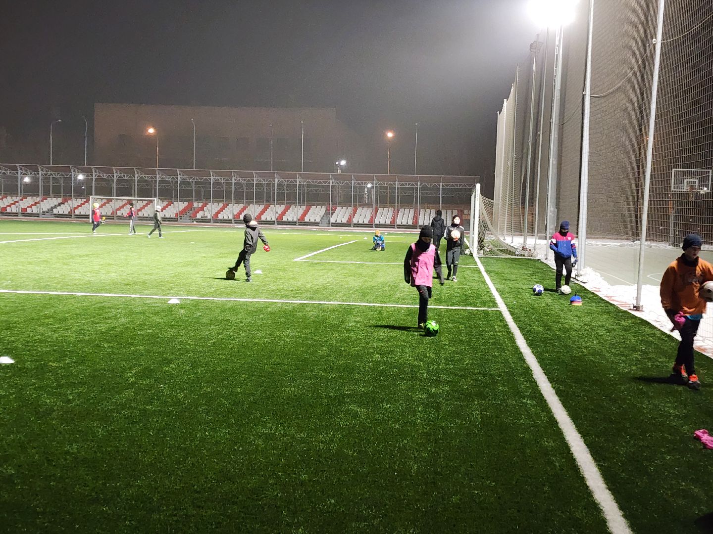 Чехов, стадион Гидросталь, спортивная школа Витязь, футболисты, тренировки, занятия, реконструкция стадиона, обновление стадиона, губернатор московской области, программа Спорт Подмосковья,