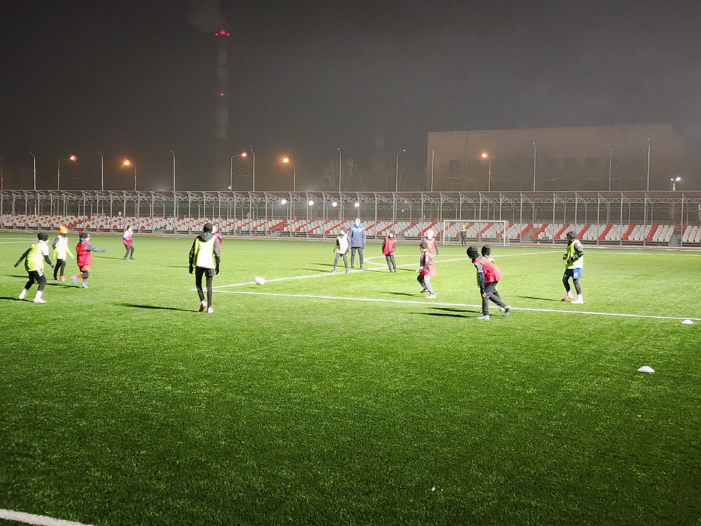 Чехов, стадион Гидросталь, спортивная школа Витязь, футболисты, тренировки, занятия, реконструкция стадиона, обновление стадиона, губернатор московской области, программа Спорт Подмосковья,