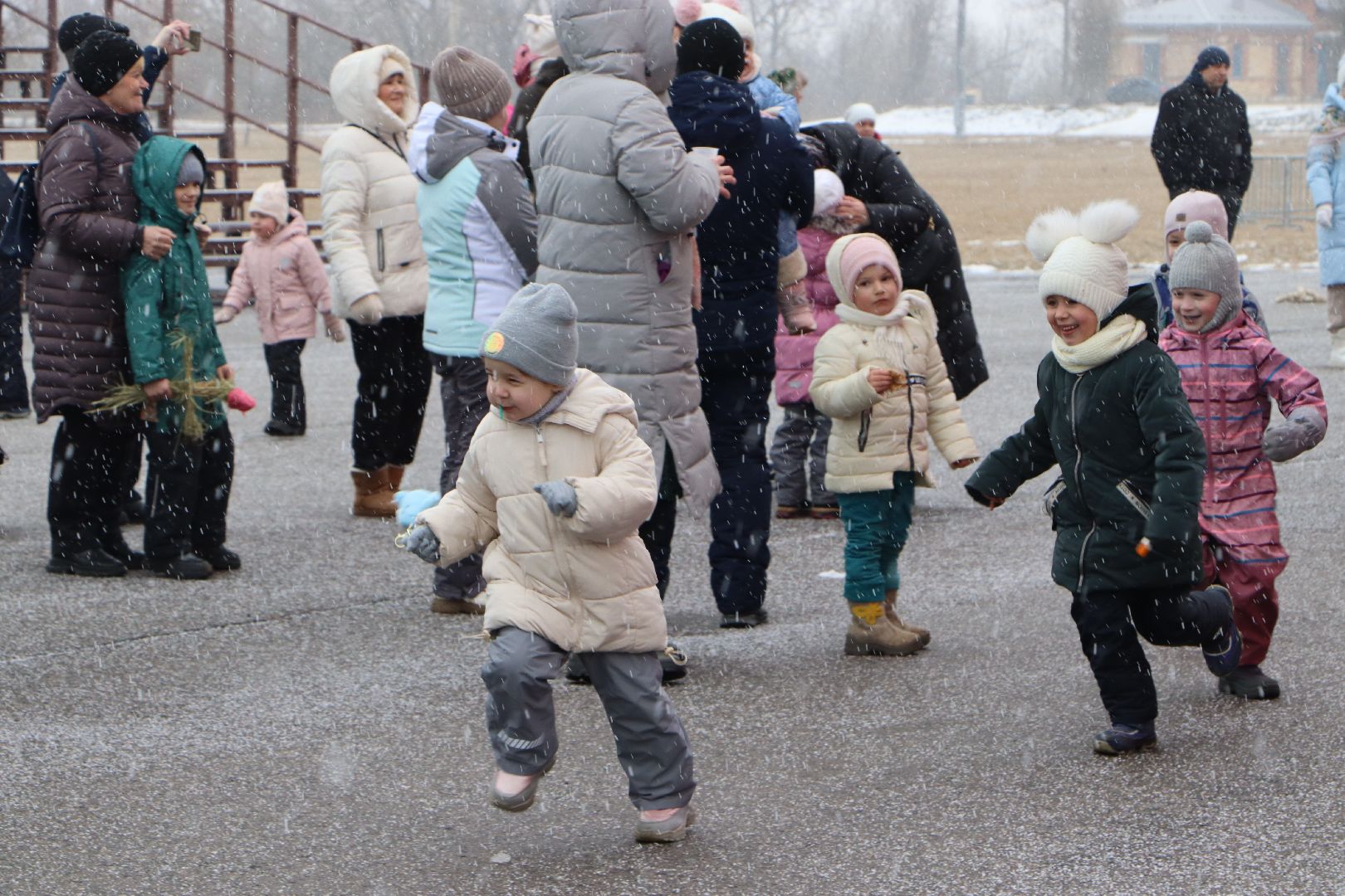 масленица, чучело, серебряные пруды, парк серебряный, масленичные гуляния,