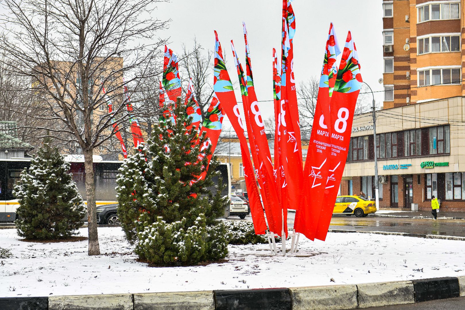 8 марта, Флаги, Украшение, Город, вертикалки,