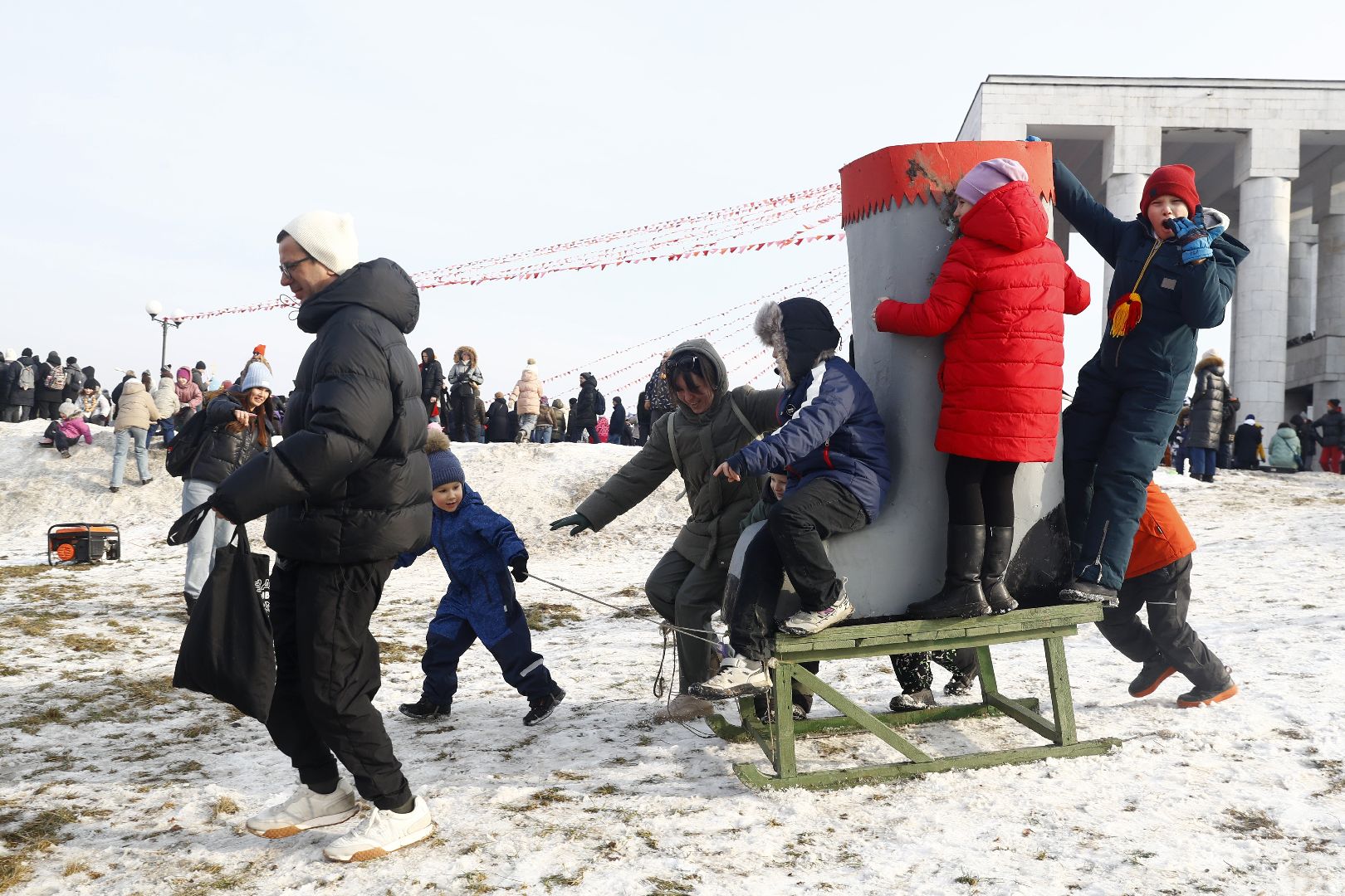 Арт-Масленица, Самое высокое чучело России, Масленичный фестиваль, масленичные гуляния, музей заповедник горки ленинские,