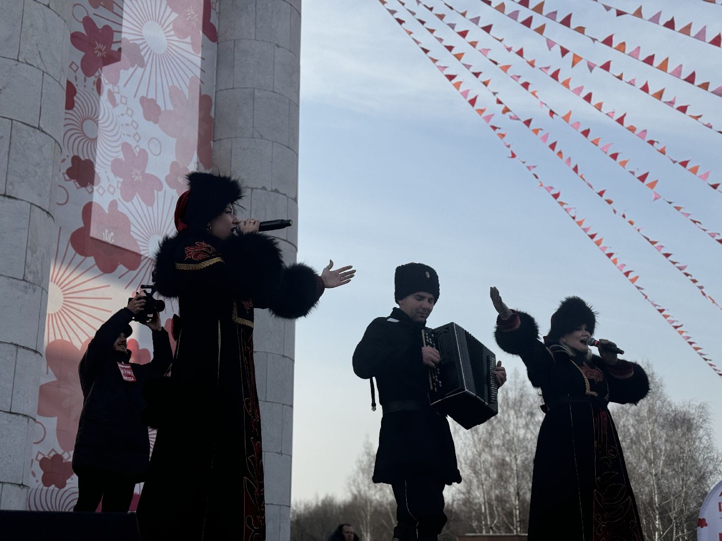 Арт-Масленица, Самое высокое чучело России, Масленичный фестиваль, масленичные гуляния, музей заповедник горки ленинские,