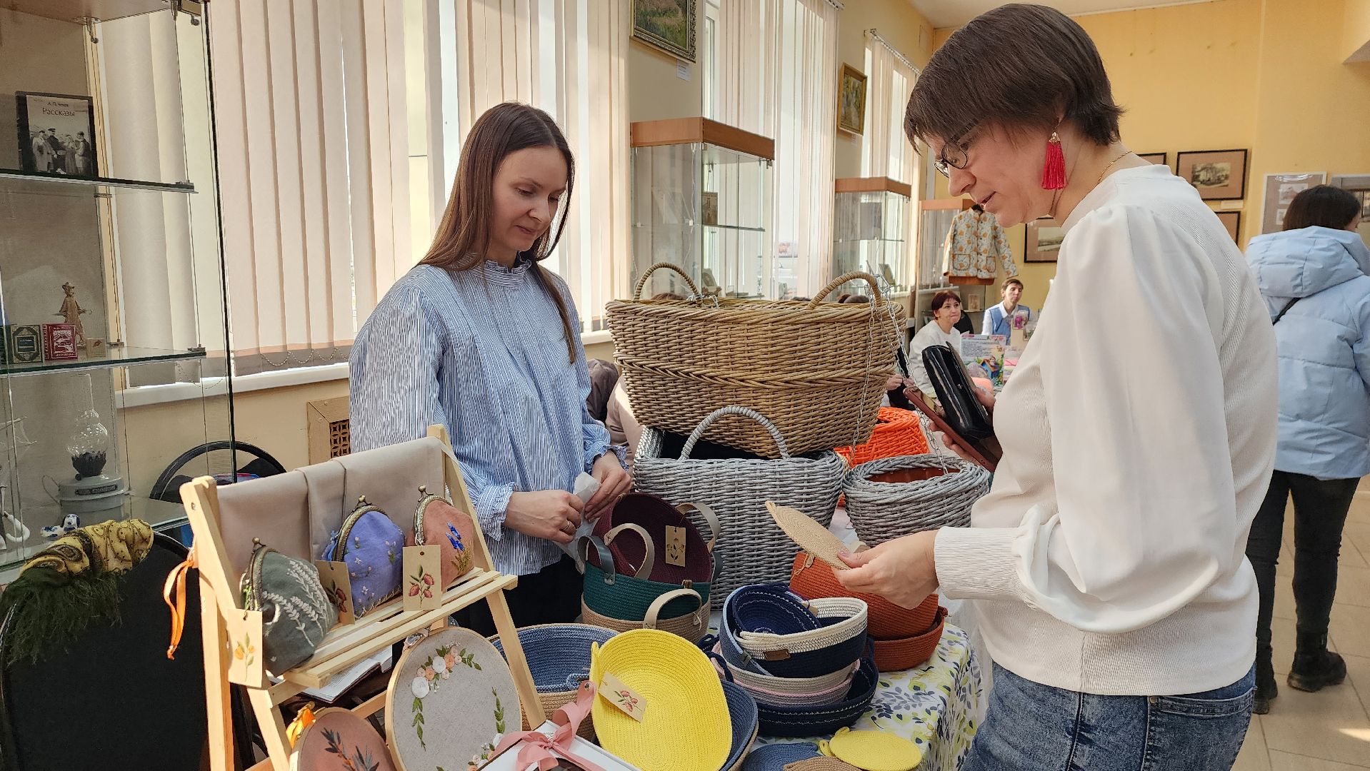 истра, ярмарка ремесленников, библиотека, вертикалки,