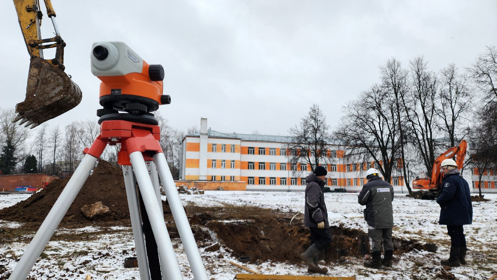 вертикалки, Бронницы, Строительство пристройки к лицею,