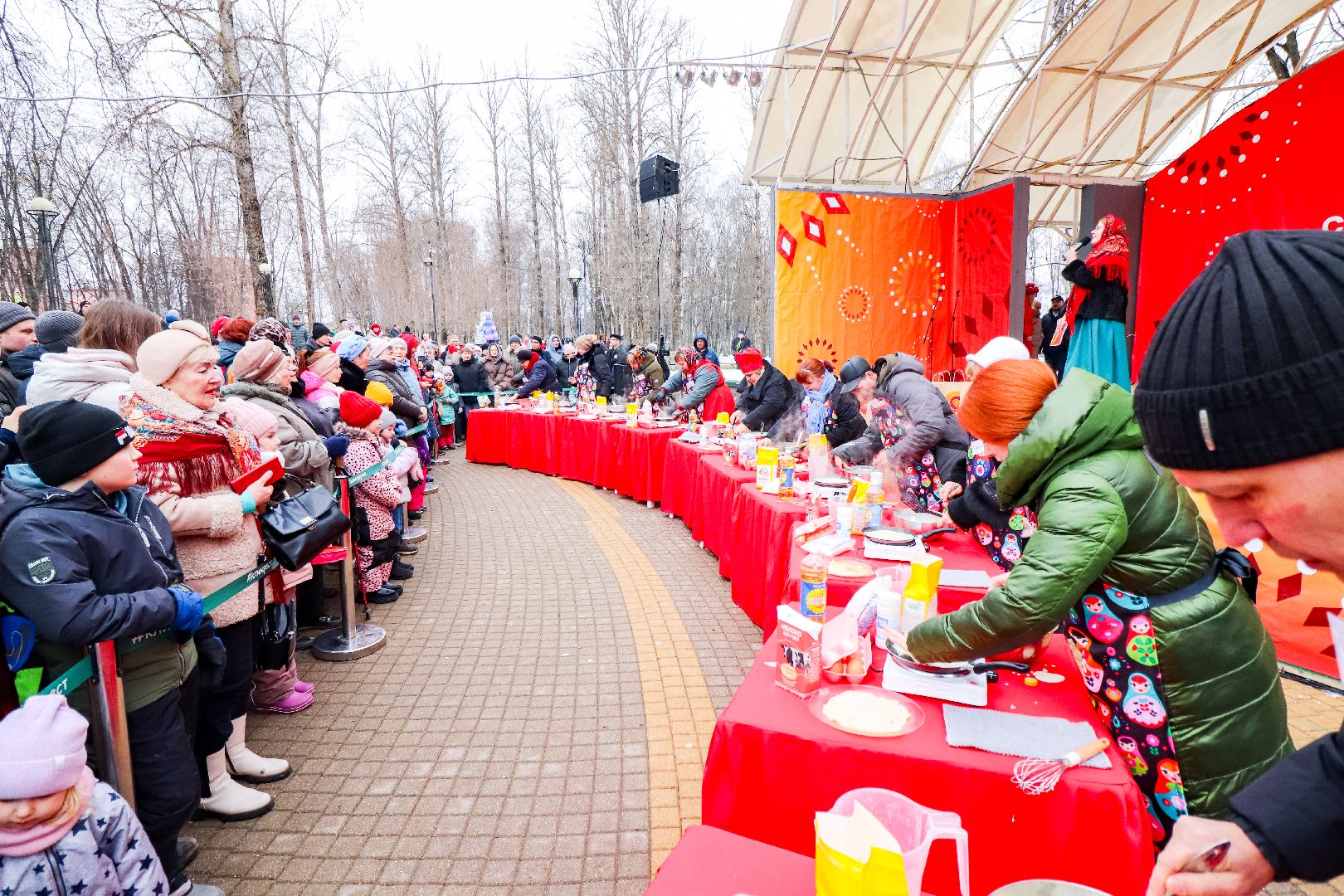 Клин, общество, культура, Масленица, блины, конкурсы, Подмосковье, вертикалки,