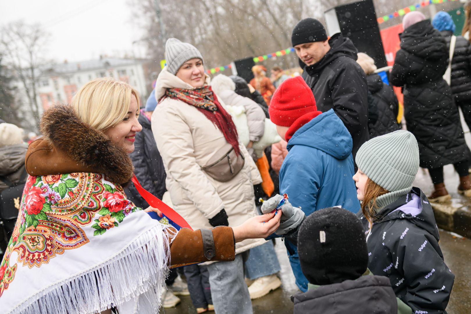 масленица, праздничные гуляния, блины, лыткарино, общество, скоморох, вертикалки,