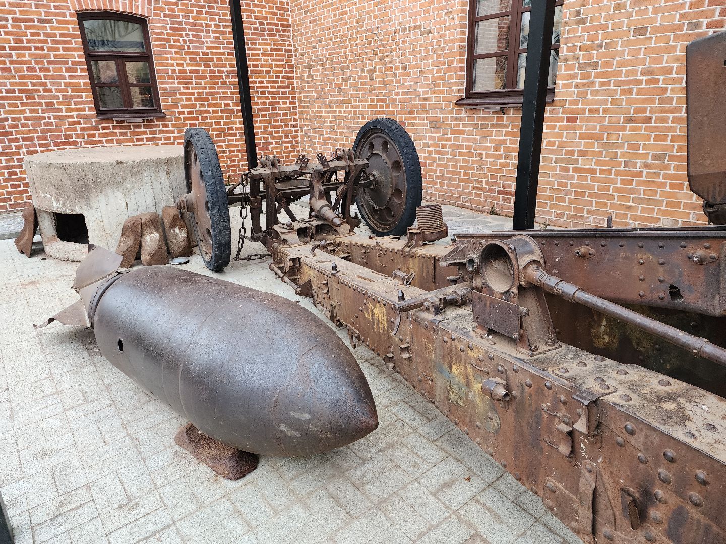 серпухов, подмосковье, СИХМ, неразорвавшийся снаряд,