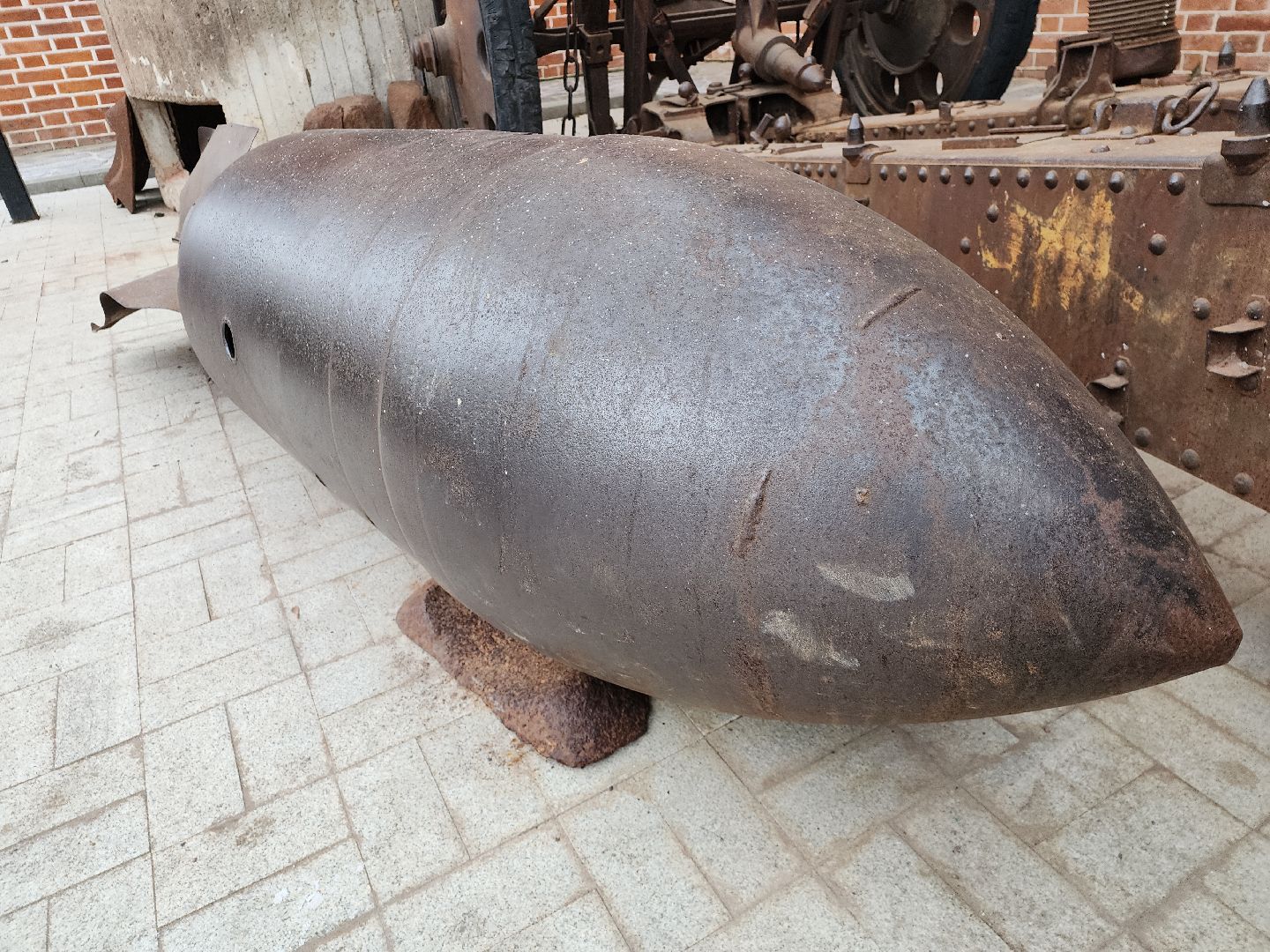 серпухов, подмосковье, СИХМ, неразорвавшийся снаряд,