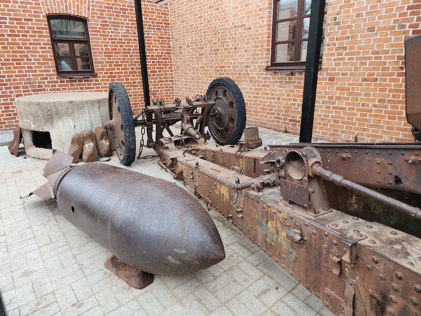 серпухов, подмосковье, СИХМ, неразорвавшийся снаряд,