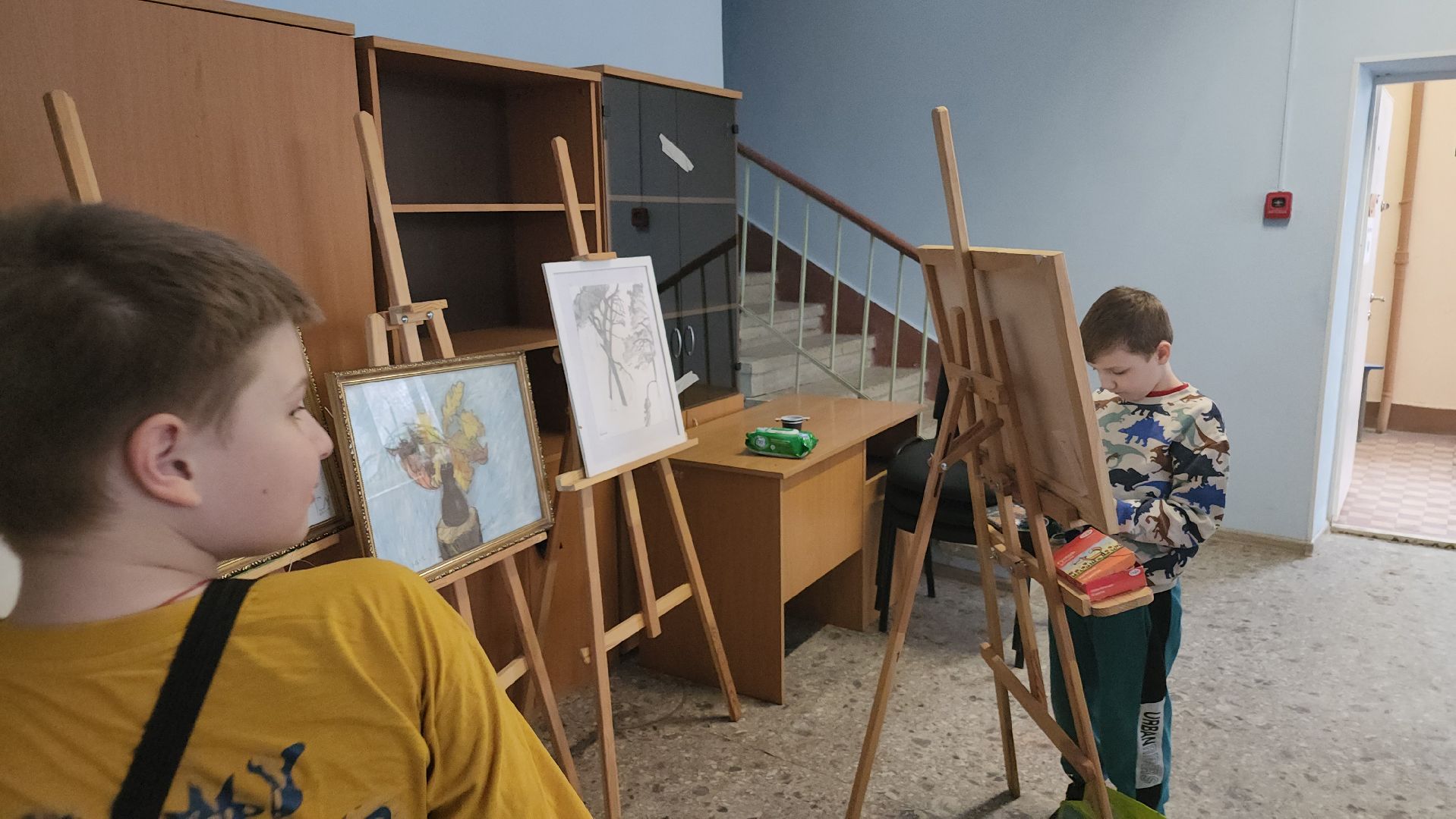 долгопрудный, микрорайон шереметьевский, дк нефтяник, изостудия, рисование, дети, вертикалки,