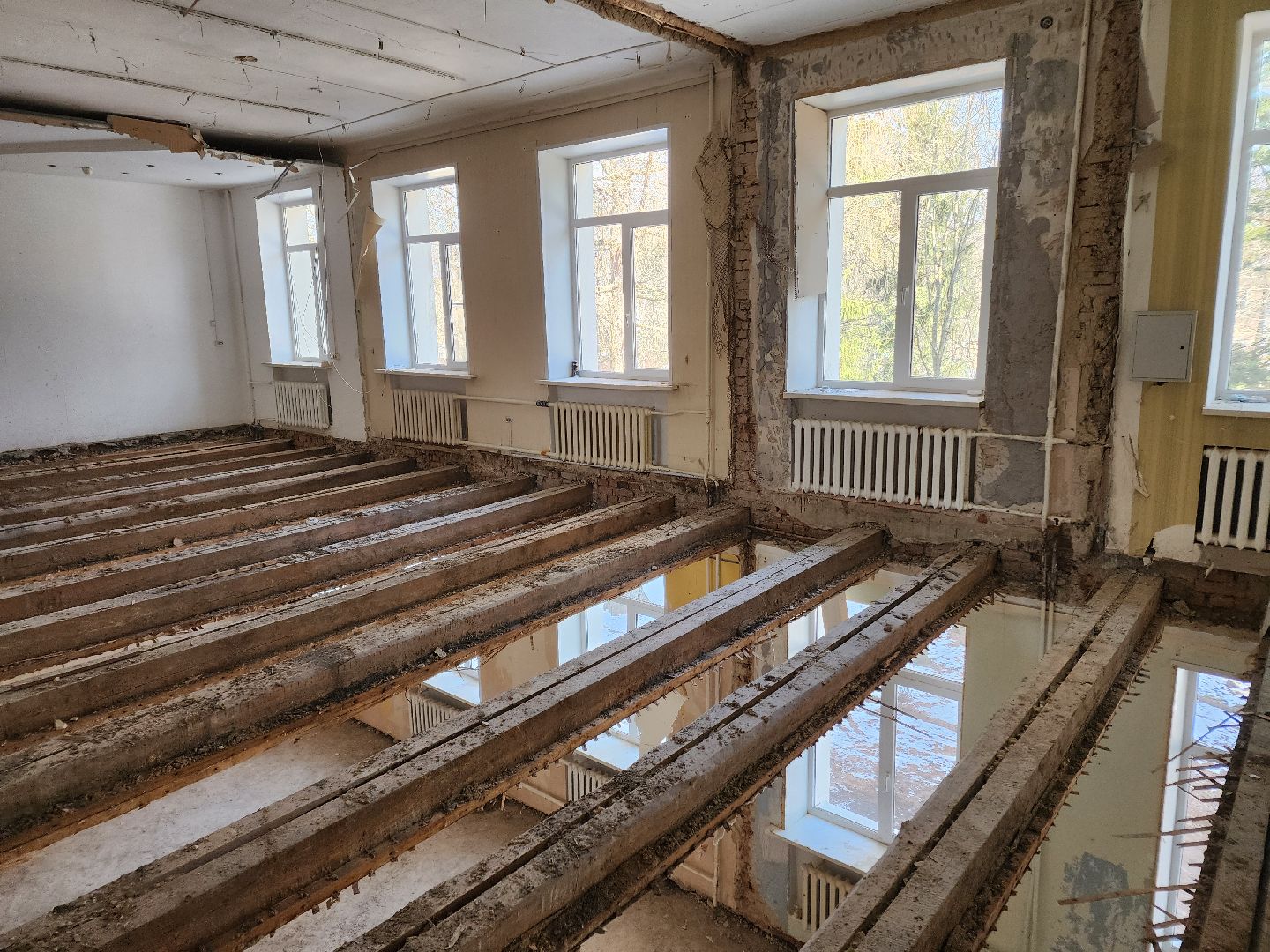 Чехов, улица Чехова 27, центр развития творчества детей и юношества, капитальный ремонт, реконструкция, обновление, демонтажные работы, удаление старых покрытий и конструкций, полы стены потолки, госпрограмма московской области,строительство и капремонт социальных объектов,