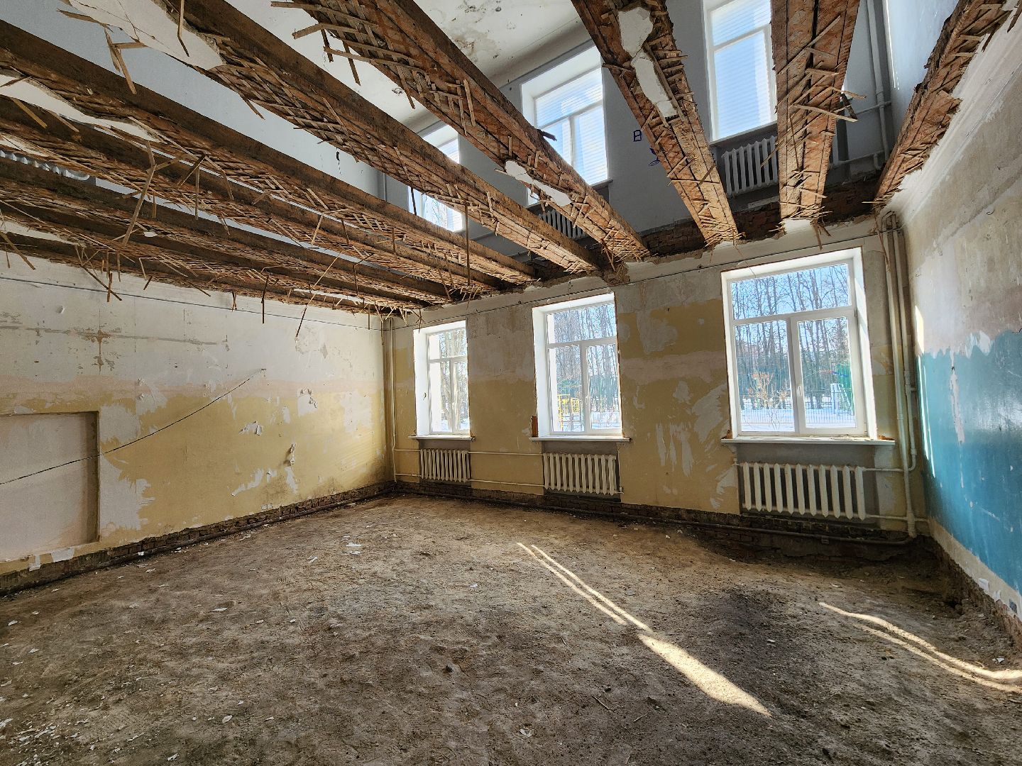 Чехов, улица Чехова 27, центр развития творчества детей и юношества, капитальный ремонт, реконструкция, обновление, демонтажные работы, удаление старых покрытий и конструкций, полы стены потолки, госпрограмма московской области,строительство и капремонт социальных объектов,