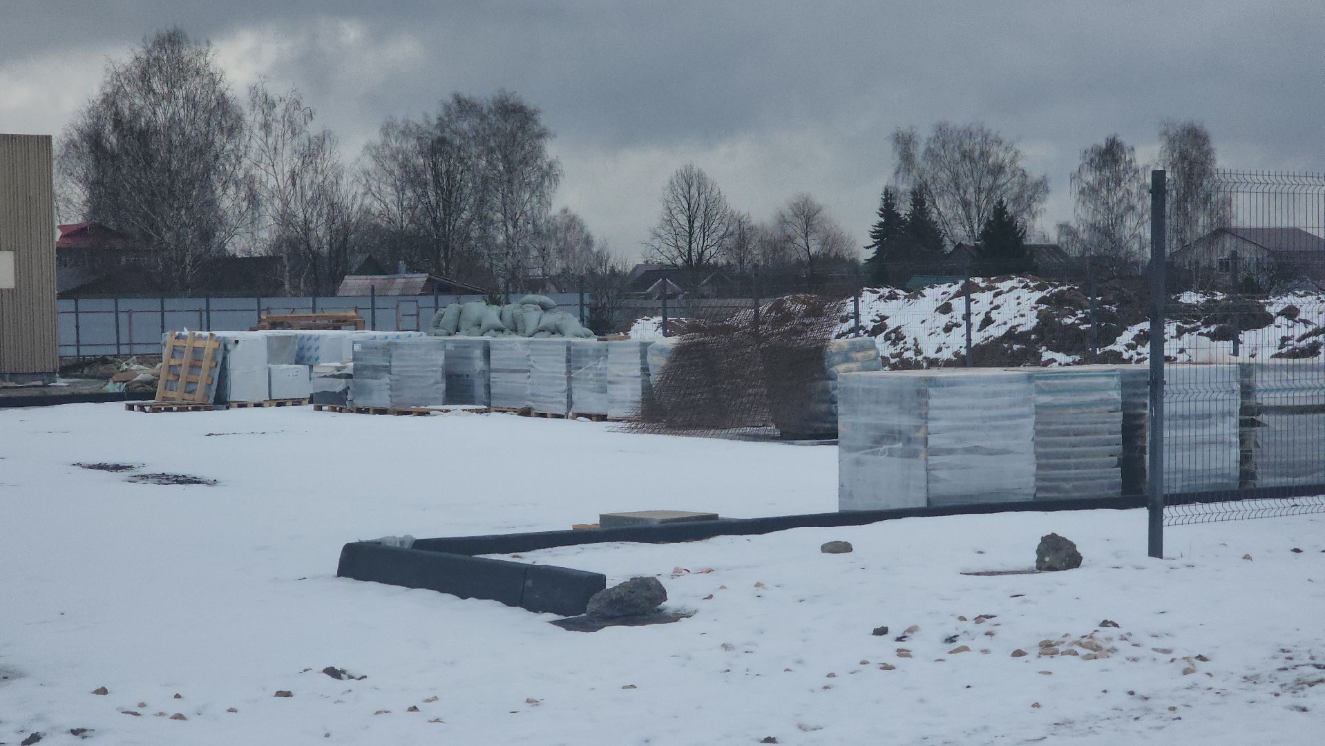 Деревня Назарьево, Медицина, Строительство,