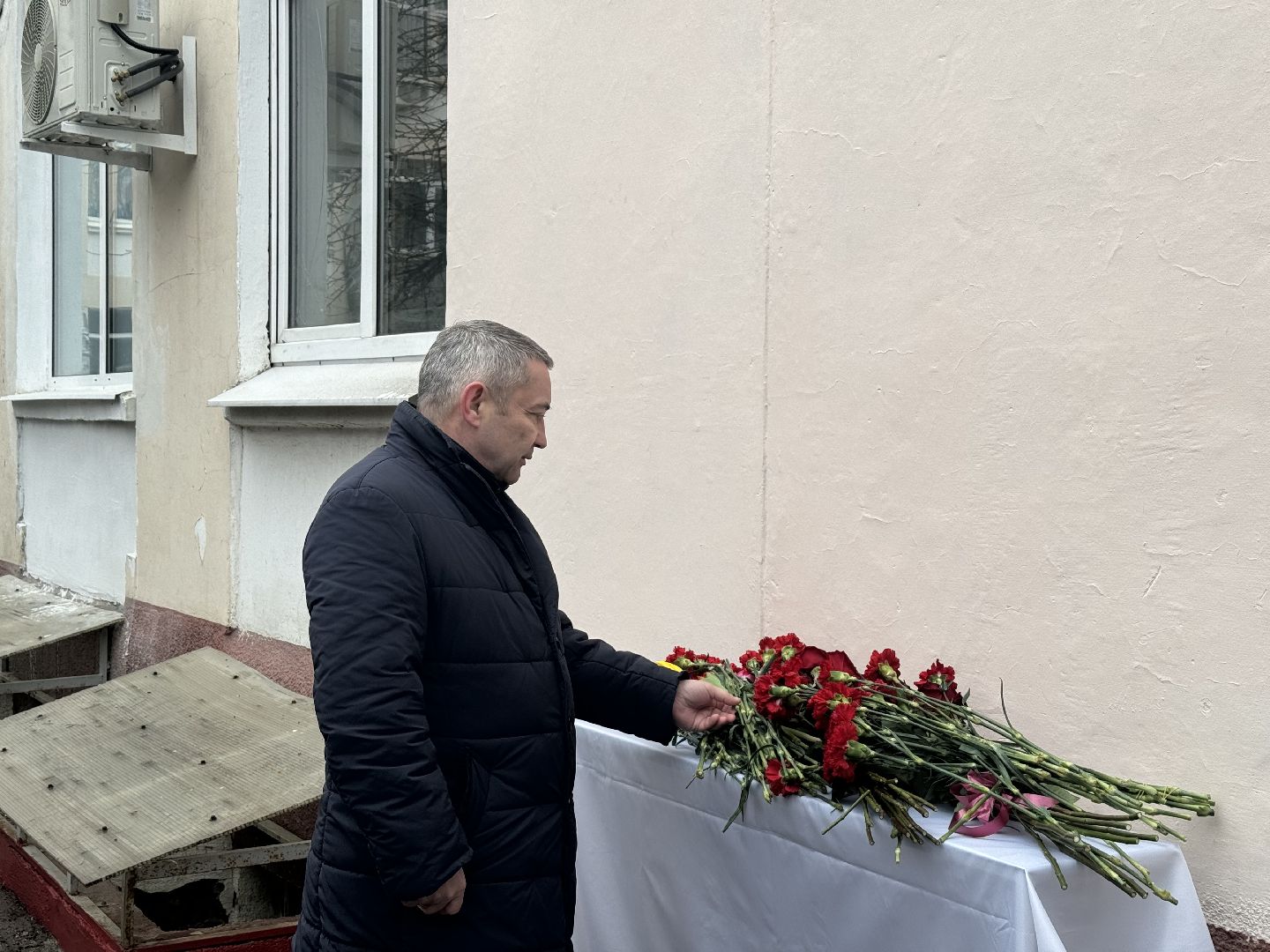 Мемориальная доска, Врач - нейрохирург, видновская клиническая больница, ленинский городской округ,