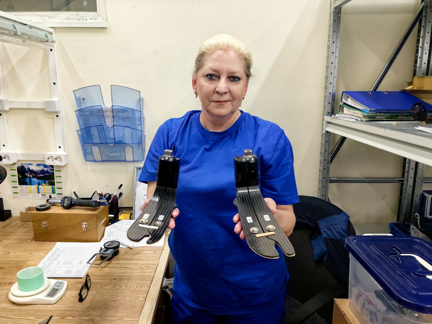 отдел отк, производство, 8 марта, букет, ирисы, контролер,