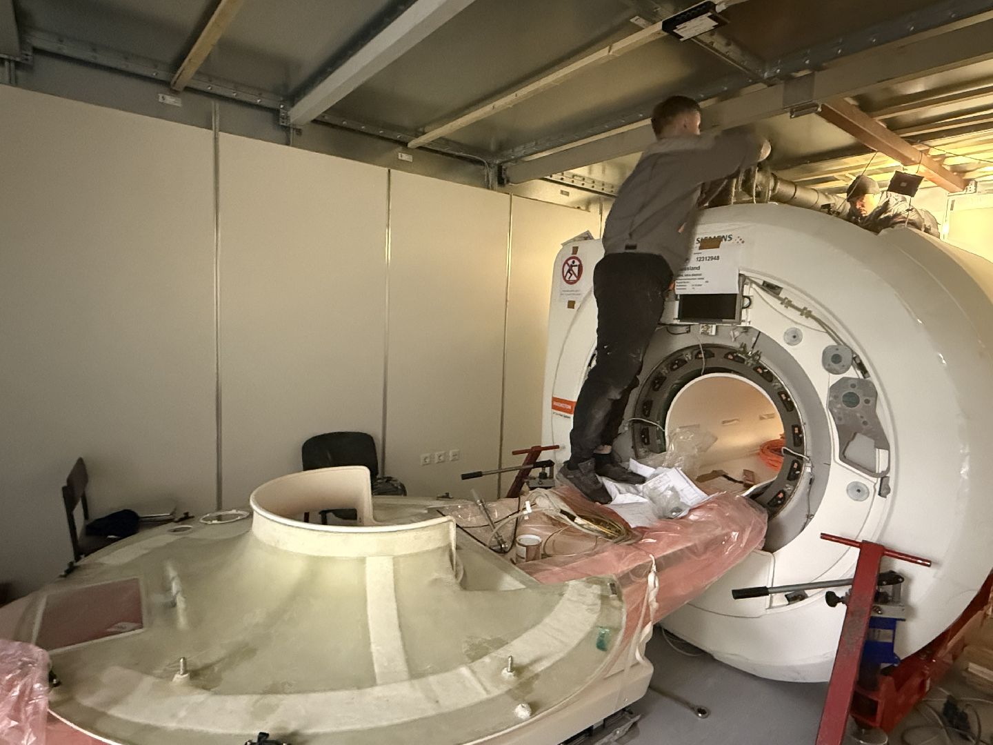 новое оборудование для медиков, мрт, диагностика,