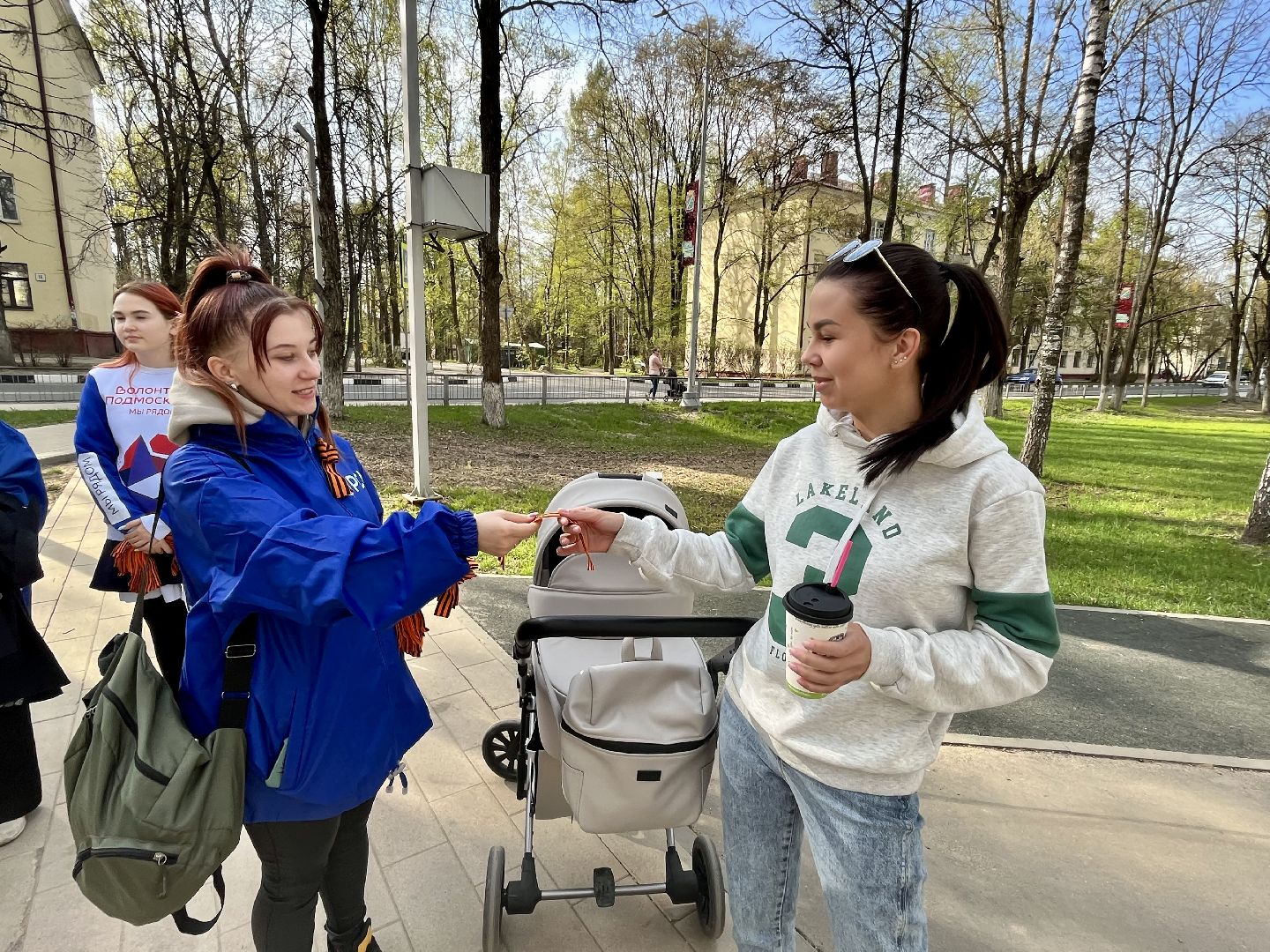 День Победы, Георгиевская ленточка, Наро-Фоминск, волонтёры Подмосковья