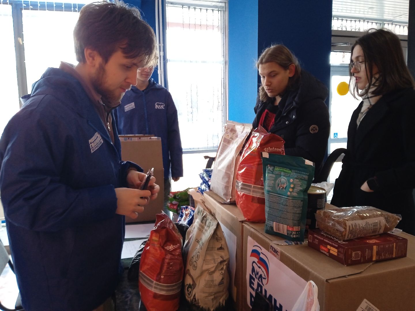 Коломна, благотворительная акция, помощь бездомным животным, молодая гвардия,