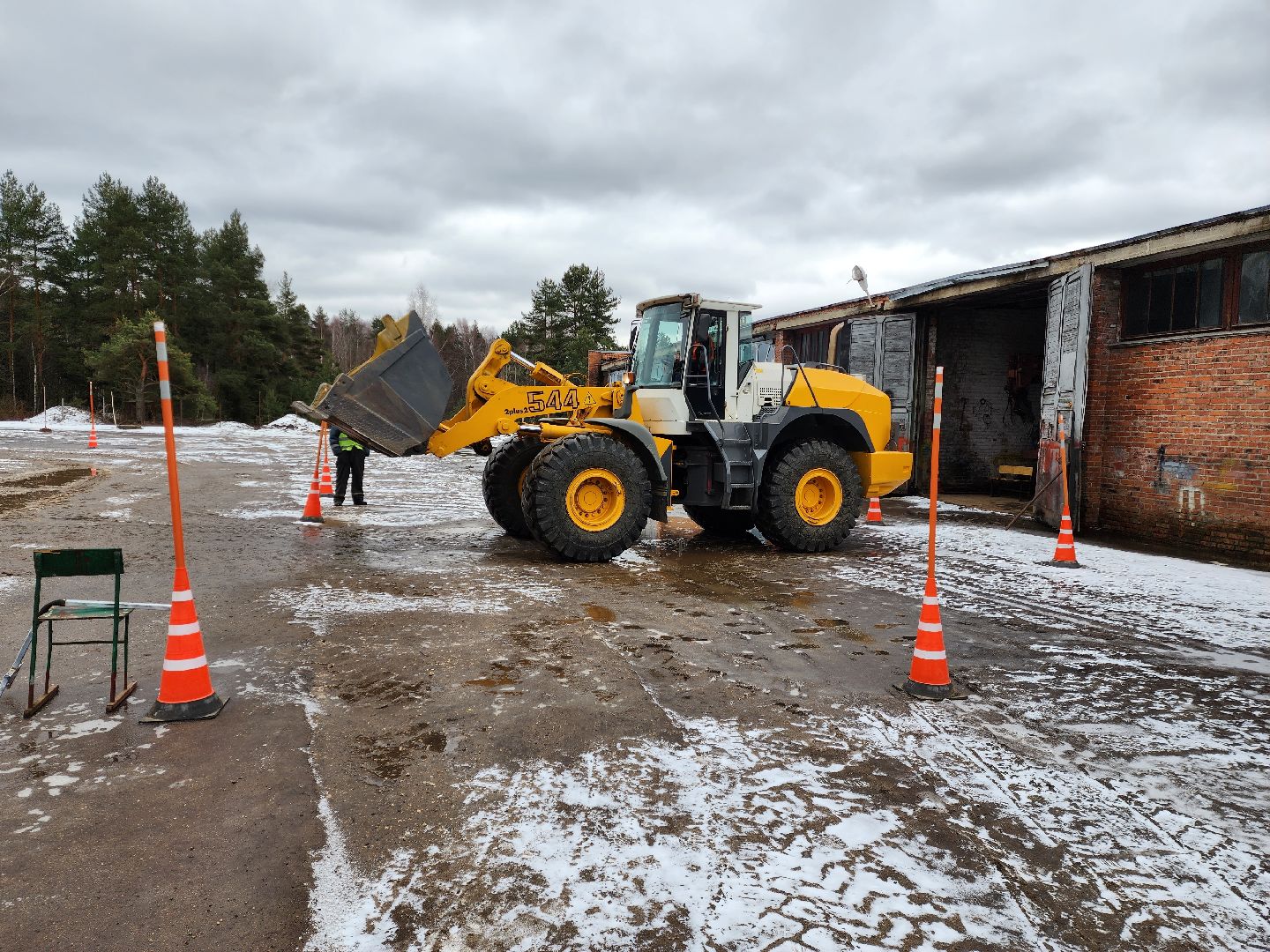 раменское, образование, раменский дорожно-строительный техникум, чемпионат профессионалы 2025, управление и обслуживание фронтального погрузчика,