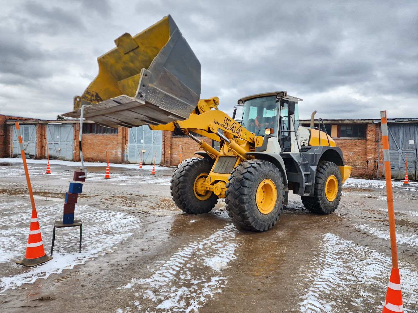 раменское, образование, раменский дорожно-строительный техникум, чемпионат профессионалы 2025, управление и обслуживание фронтального погрузчика,